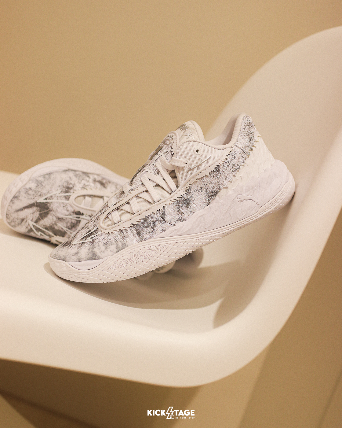 [代購商品售出無退換] 男鞋 PUMA MB.05 LO TEAM 白灰 骷髏頭 翅膀 緩震 耐磨 運動 實戰 籃球鞋【313266-02】LaMelo Ball