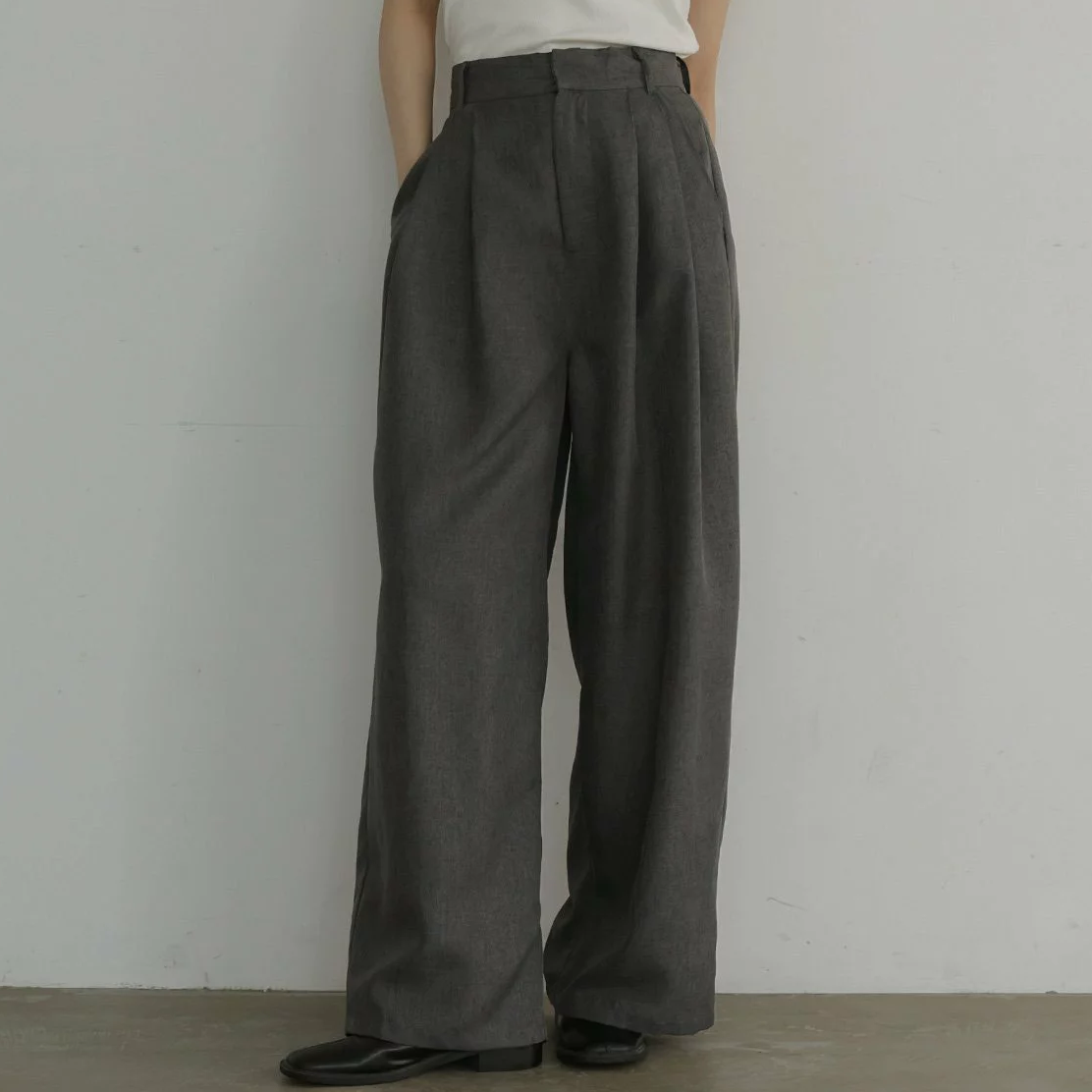 Linen-Like Pleated Pants