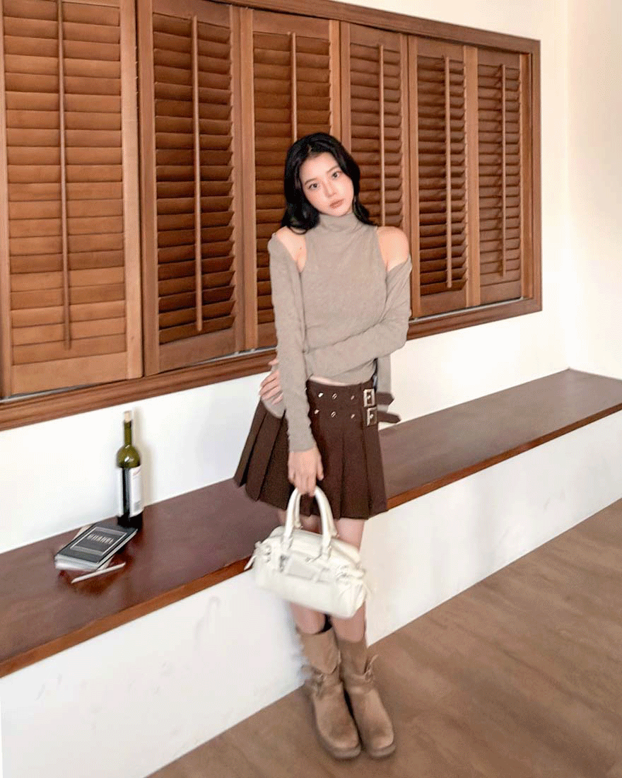 LINA LINA微辣性格高領罩杯背心+排釦外套兩件組-燕麥咖