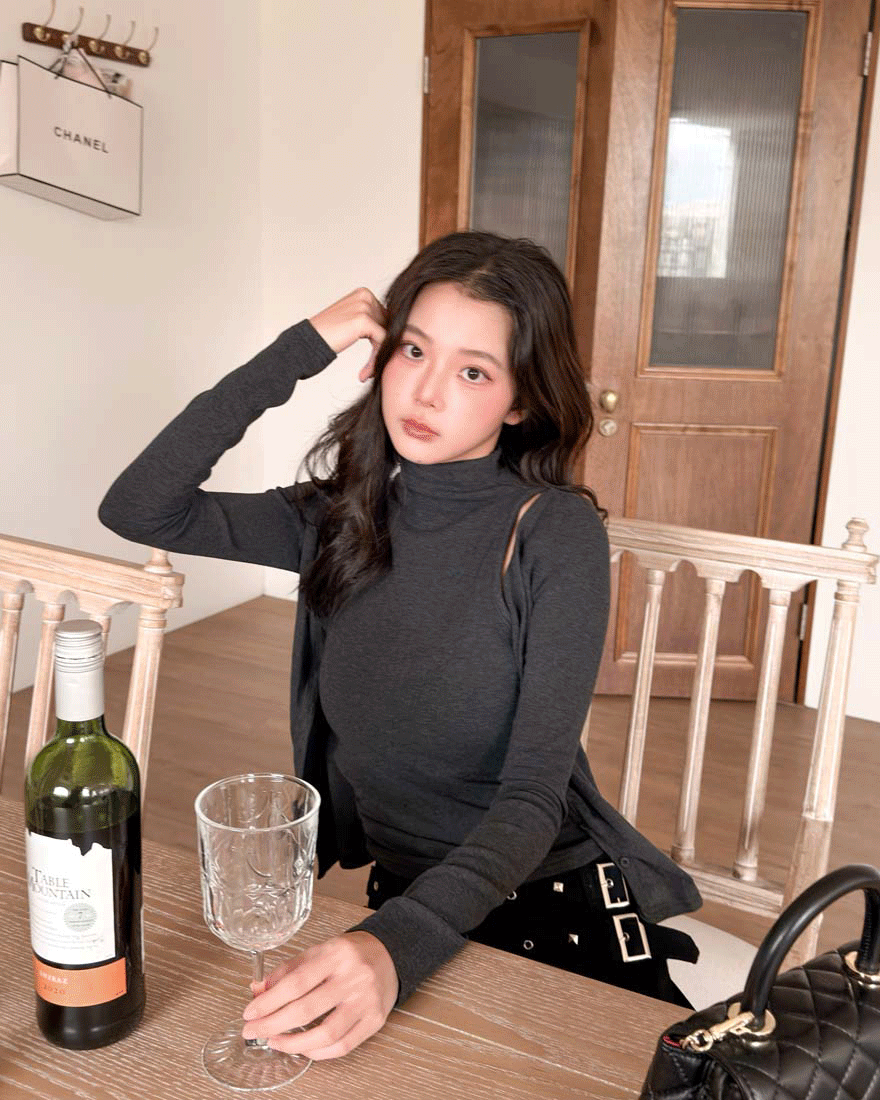 LINA LINA微辣性格高領罩杯背心+排釦外套兩件組-簡約黑