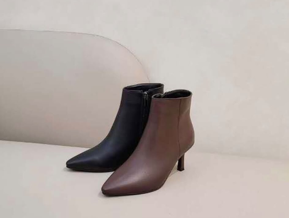 RI10 羊皮   7CM 高  偏細  SIZE 36 -40   $699