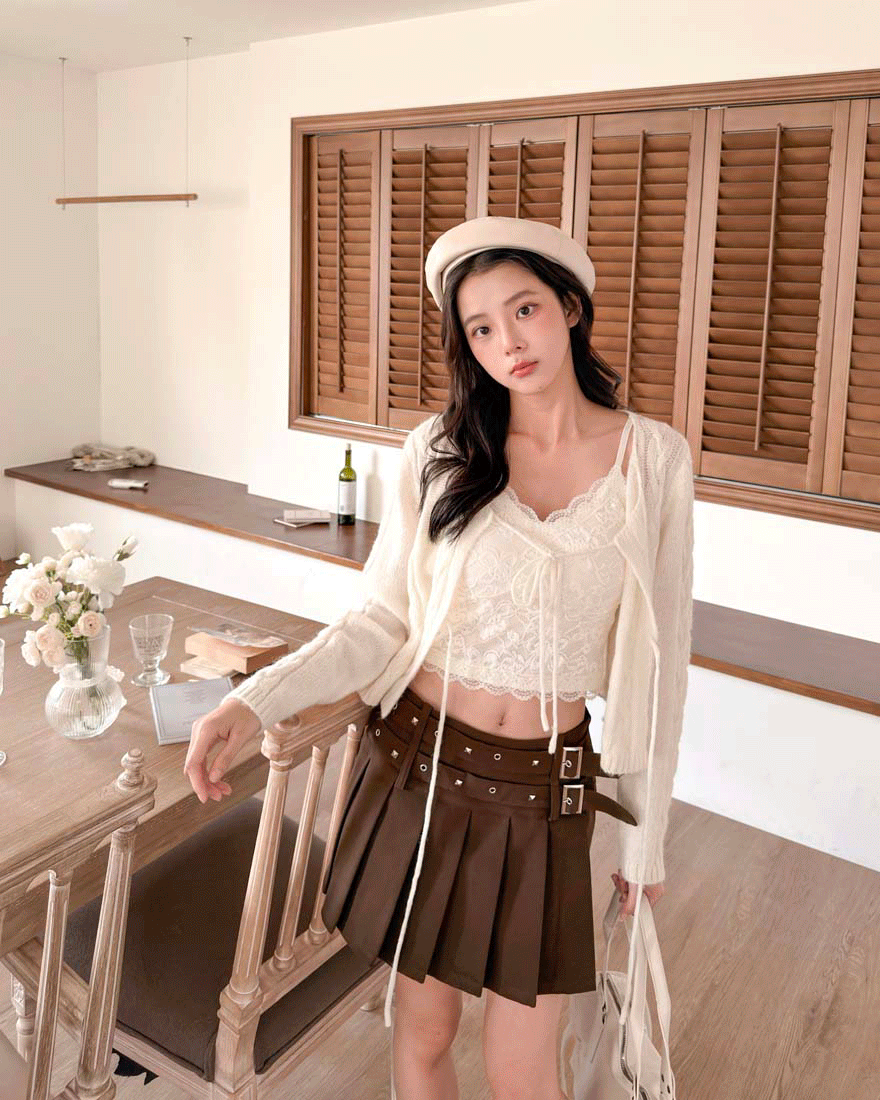 LINA LINA迷人心思滿版蕾絲花邊V領BRA TOP-唯美杏