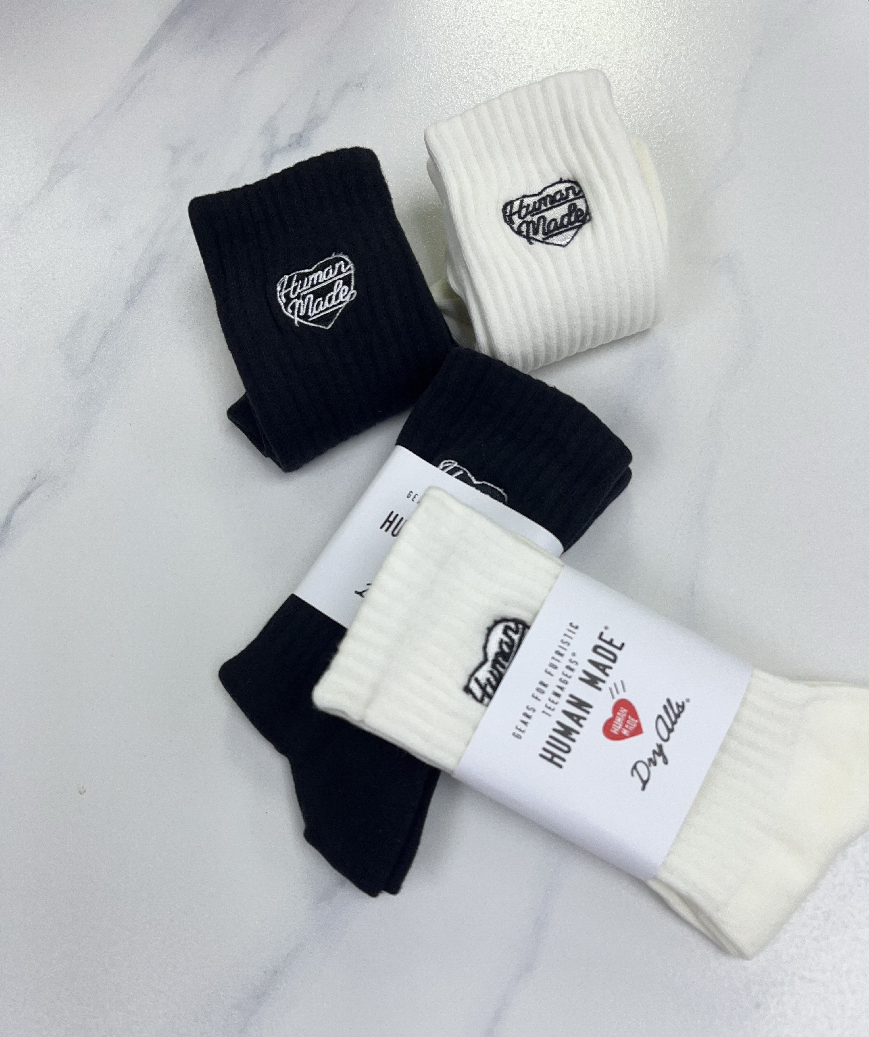 (現貨) 成人心型圖案刺繡中筒襪