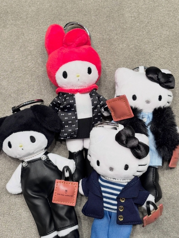 【Luxury】 HELLO KITTY X UNITED ARROWS MY MELODY 聯名款吊飾 長腿KITTY 美樂蒂三麗鷗三麗鷗角色吊飾鑰匙扣 UNITED ARROWS聯名 美樂蒂穿搭造型毛絨鑰匙扣