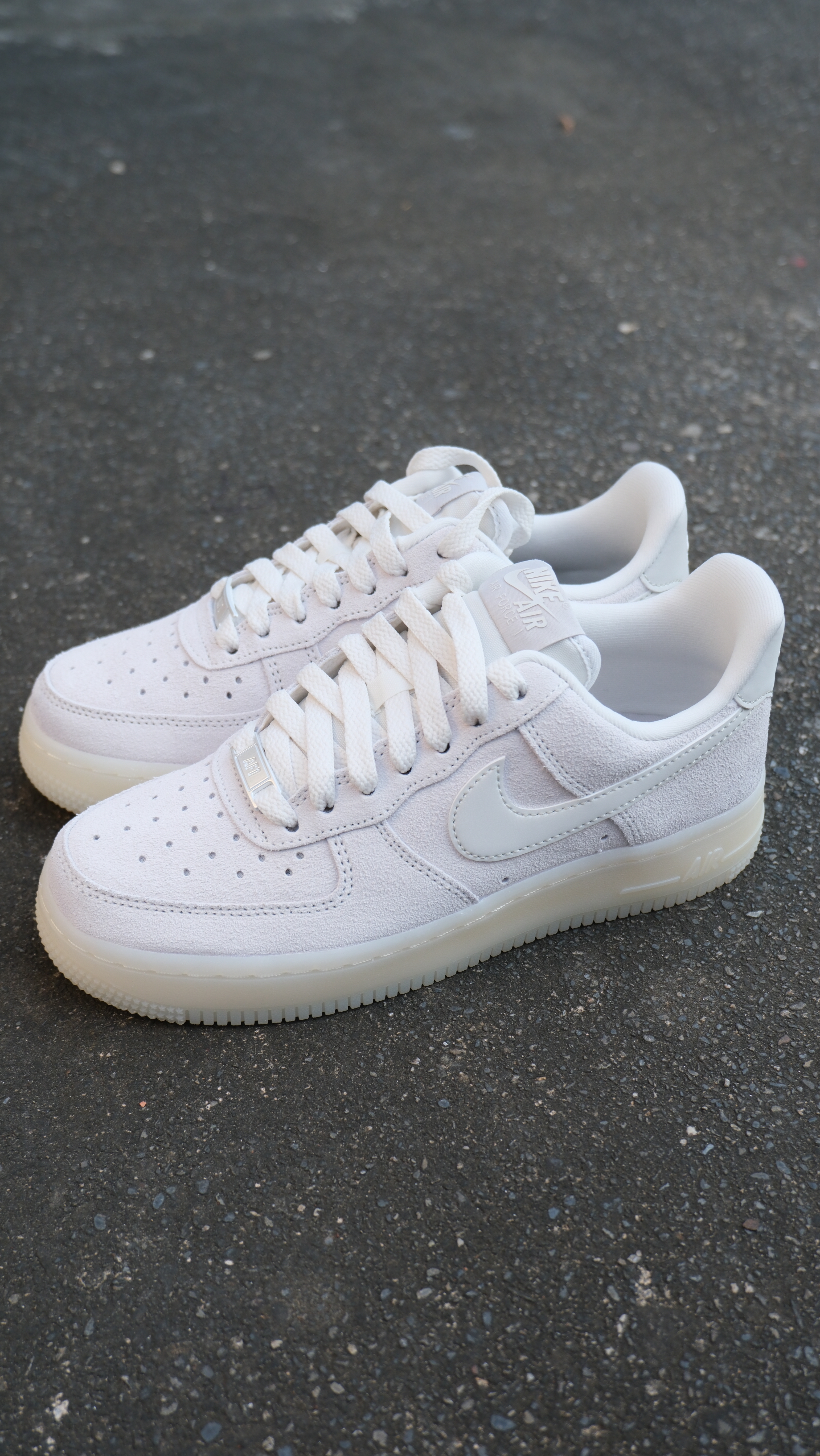 Nike Air Force 1 '07板鞋 男女同款 雲霧灰 IQ0136-100