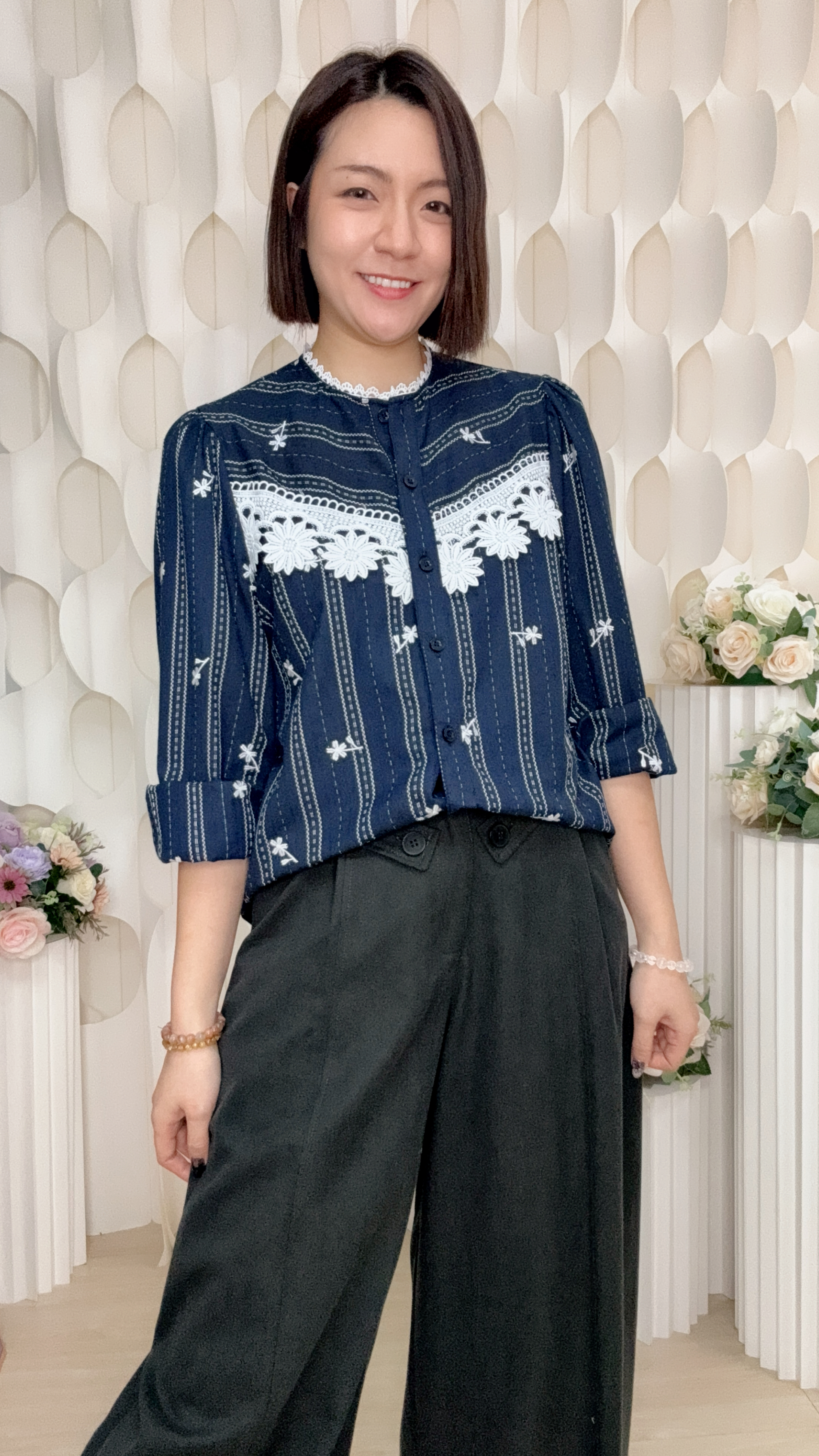 刺繡拼蕾絲邊棉麻上衣 (胸38 腰38 長22吋) #59827 #1020clo