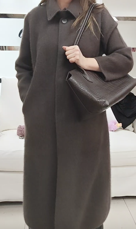 261020-A46 啡色貂絨有領簡約啪鈕長大衣
