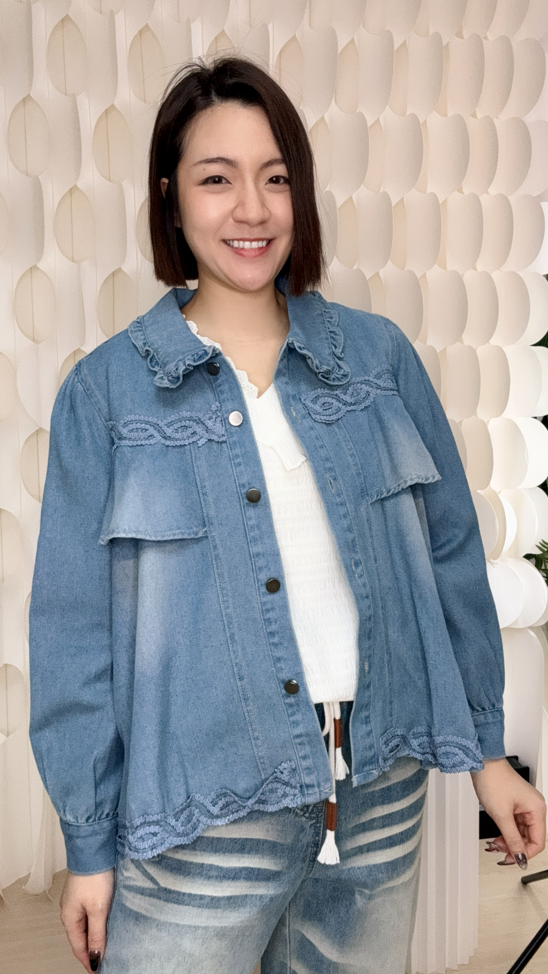 木耳邊刺繡水洗牛仔外套 (胸42 腰54 長23吋) #59764 #1020clo