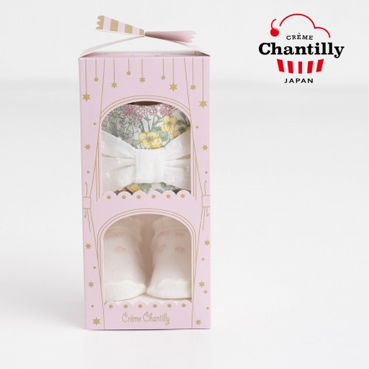 【日本crème chantilly】蝴蝶結花朵圍兜＆襪子禮盒組