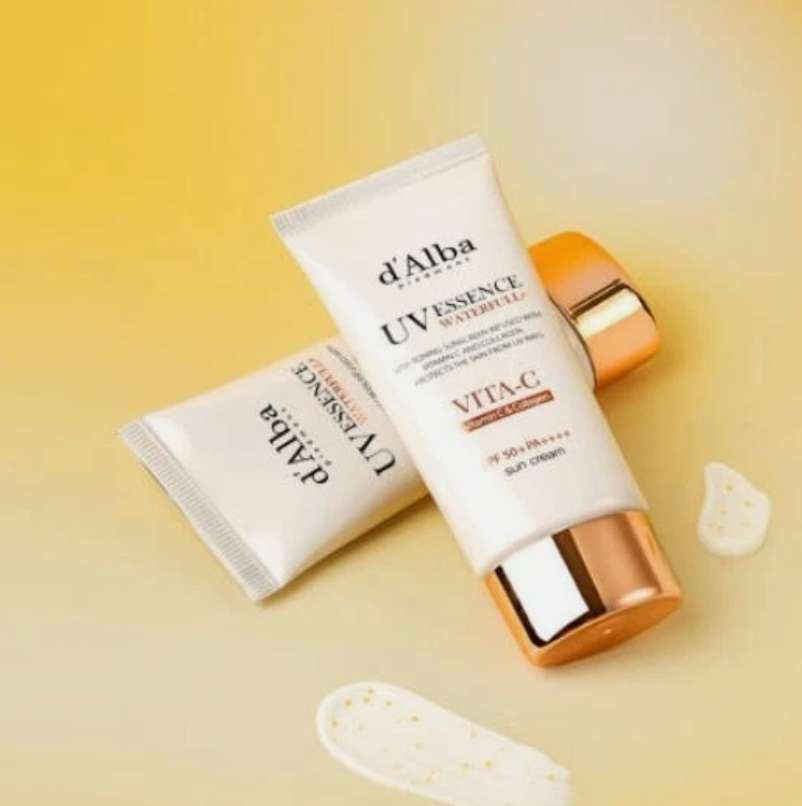 CR261021 - D29-d'Alba UV Essence Waterfull+ Vita-C Sun Cream SPF50+PA++++(50+50ml)EXP:EXP:28/29