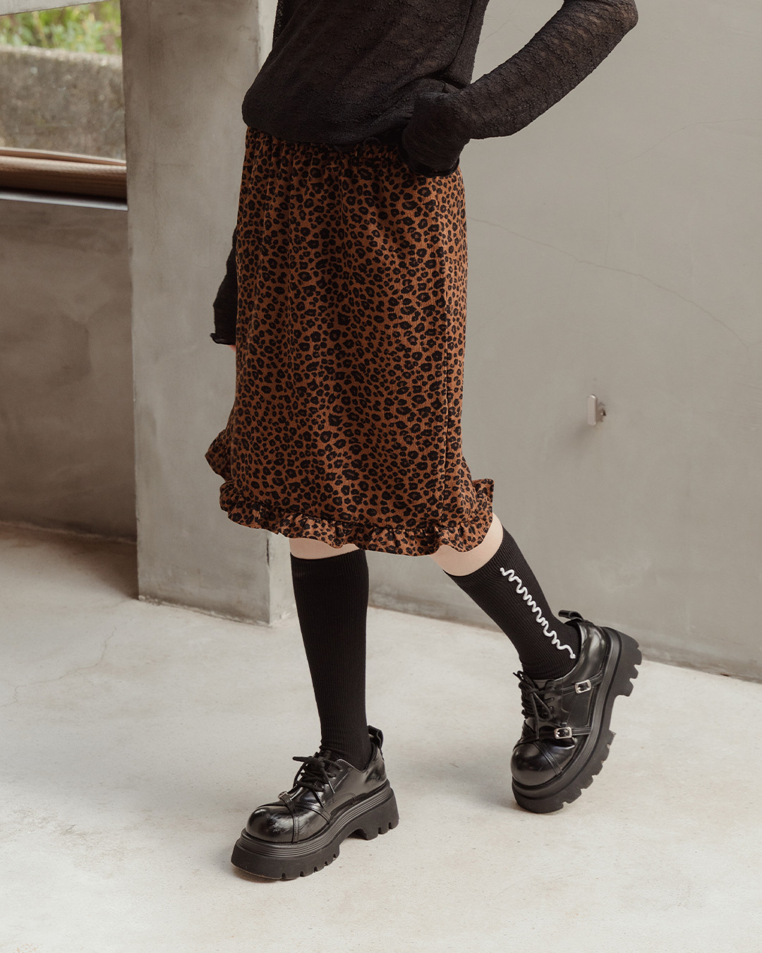 All-over leopard print design with ruffled trim five-quarter skirt【03030281】in stock+pre-order