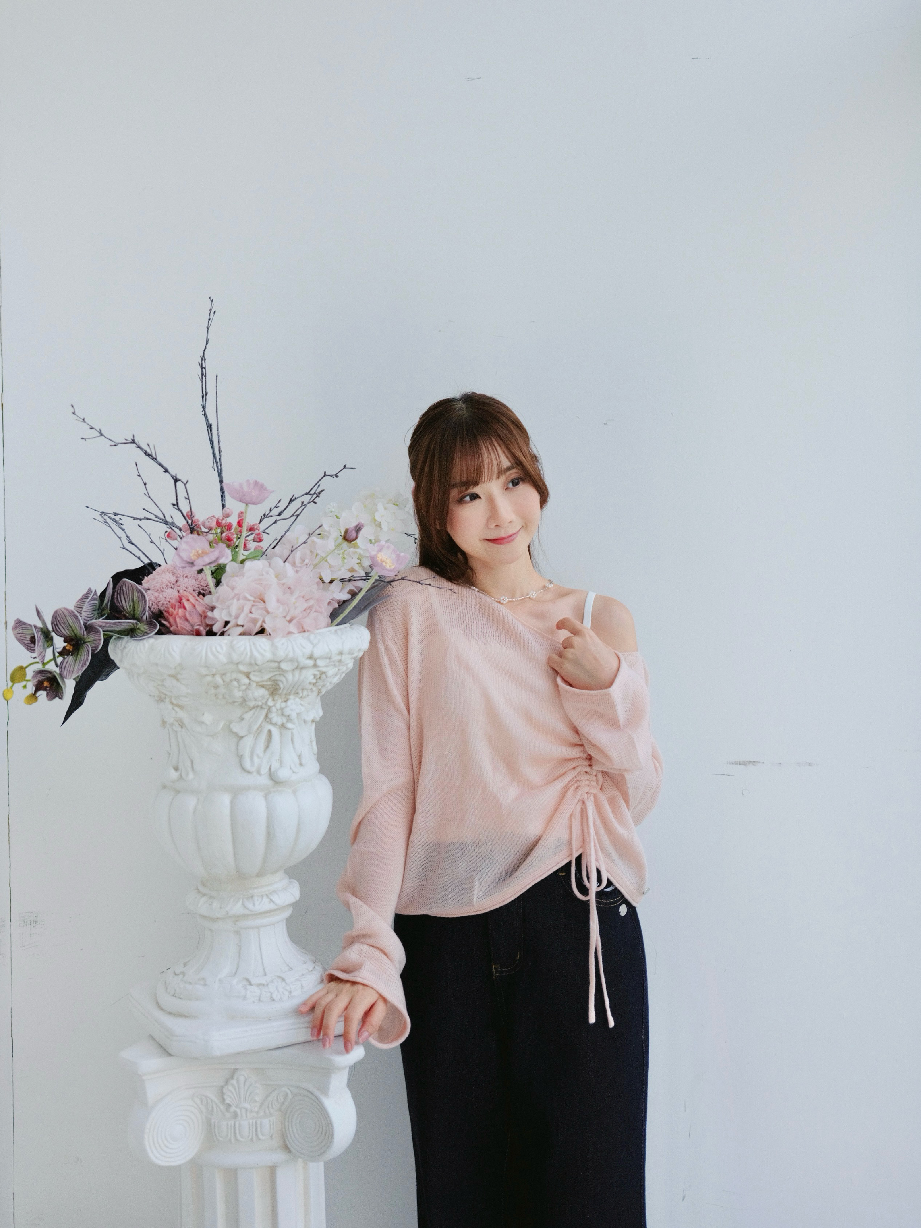 三色 / 薄羊絨抽褶露肩長袖上衣 / Drawstring Off-Shoulder Soft Fine Knit Top