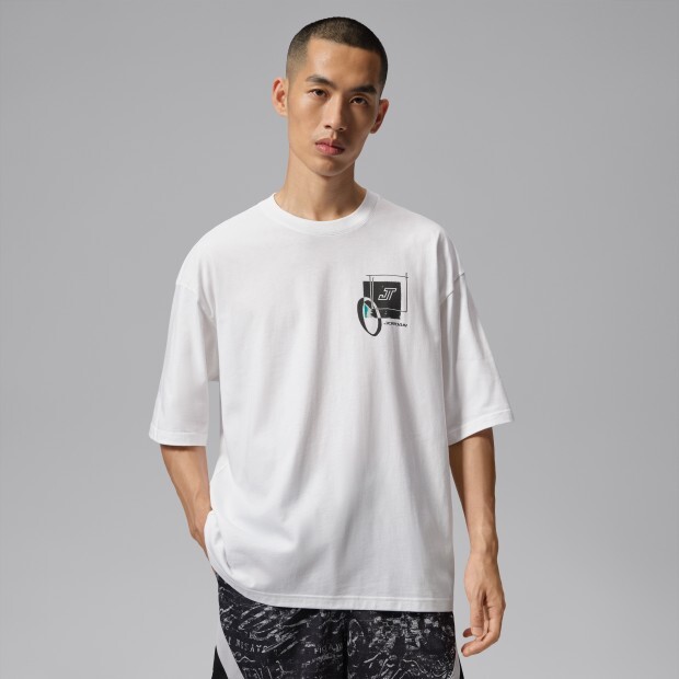 男款 NIKE TATUM SPORT DRI-FIT 白色 速乾 印花 純棉 運動 休閒 短袖 短T【IW7743-100】NKTF Tatum