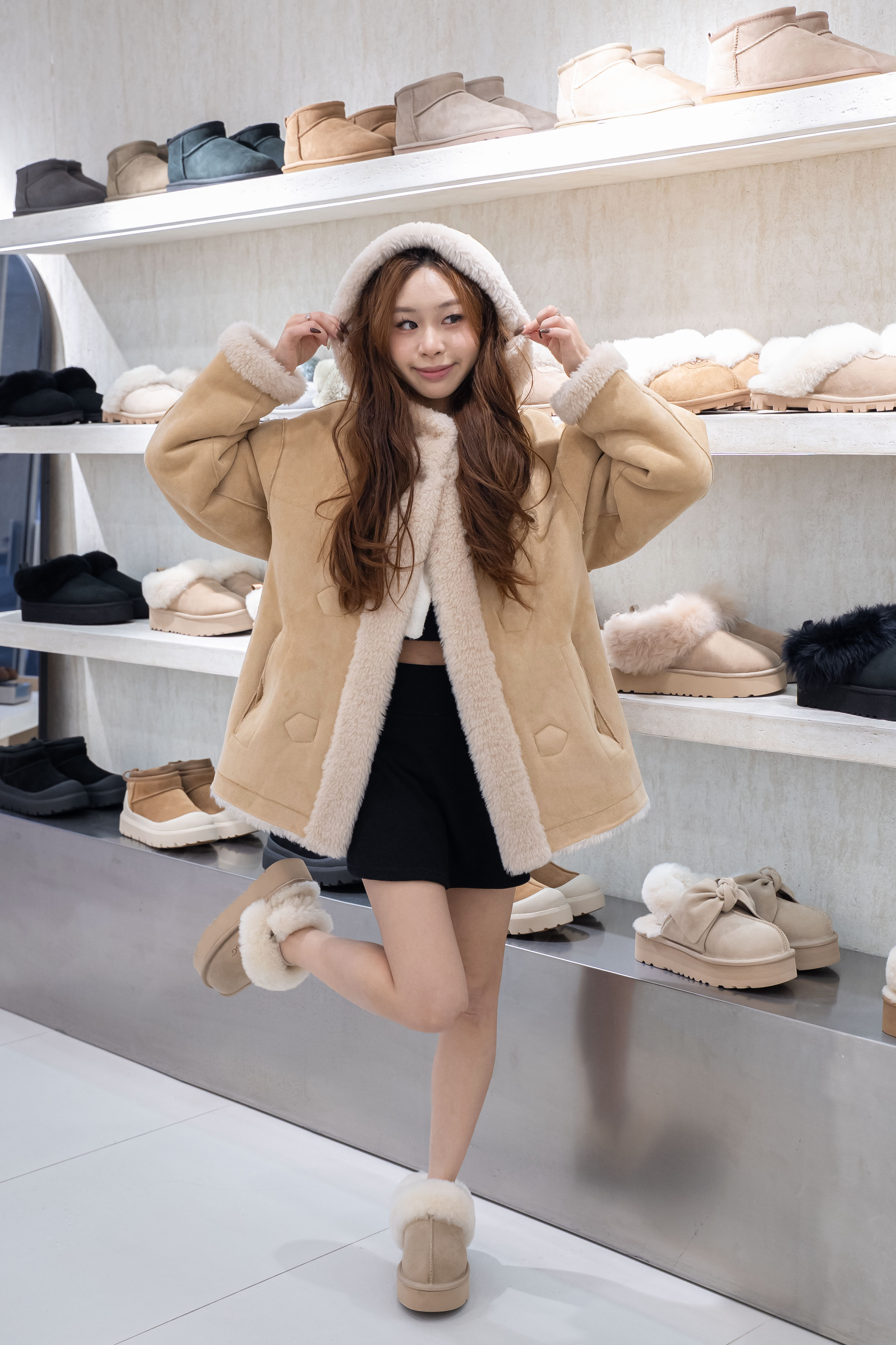 【2色入】UGG Ozlana 26AW Hooded Duffle Reversible Shearling Coat