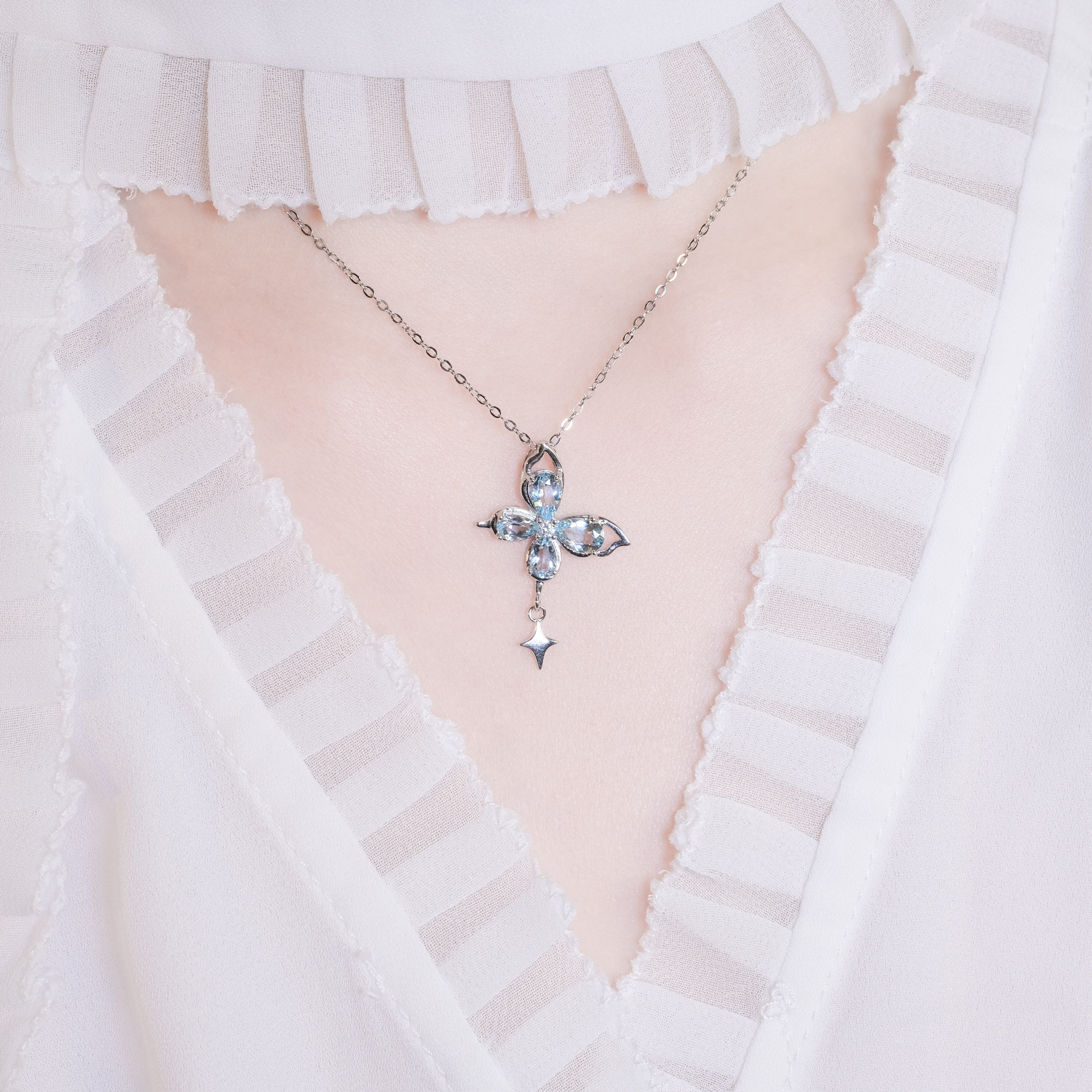 | 925 Silver・White Gold・Aquamarine l Blue Butterfly Necklace | NE1866 |