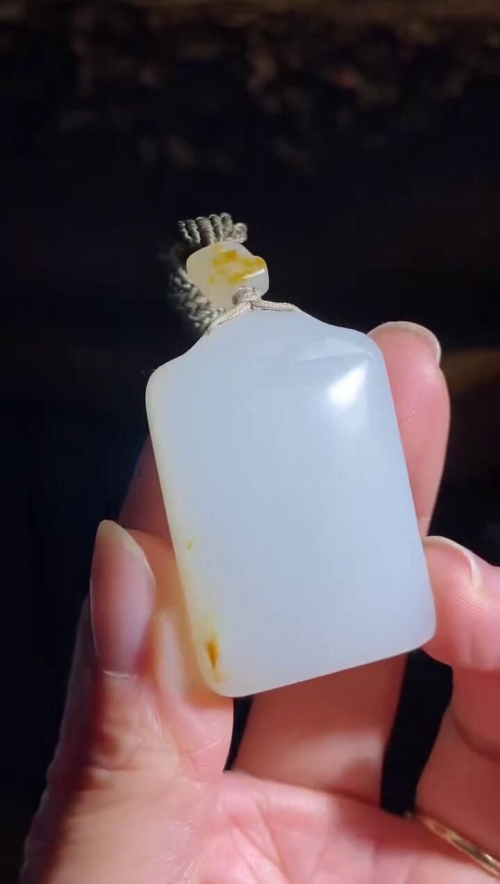 和田玉籽料灑金皮無事牌,天然和田玉軟玉
