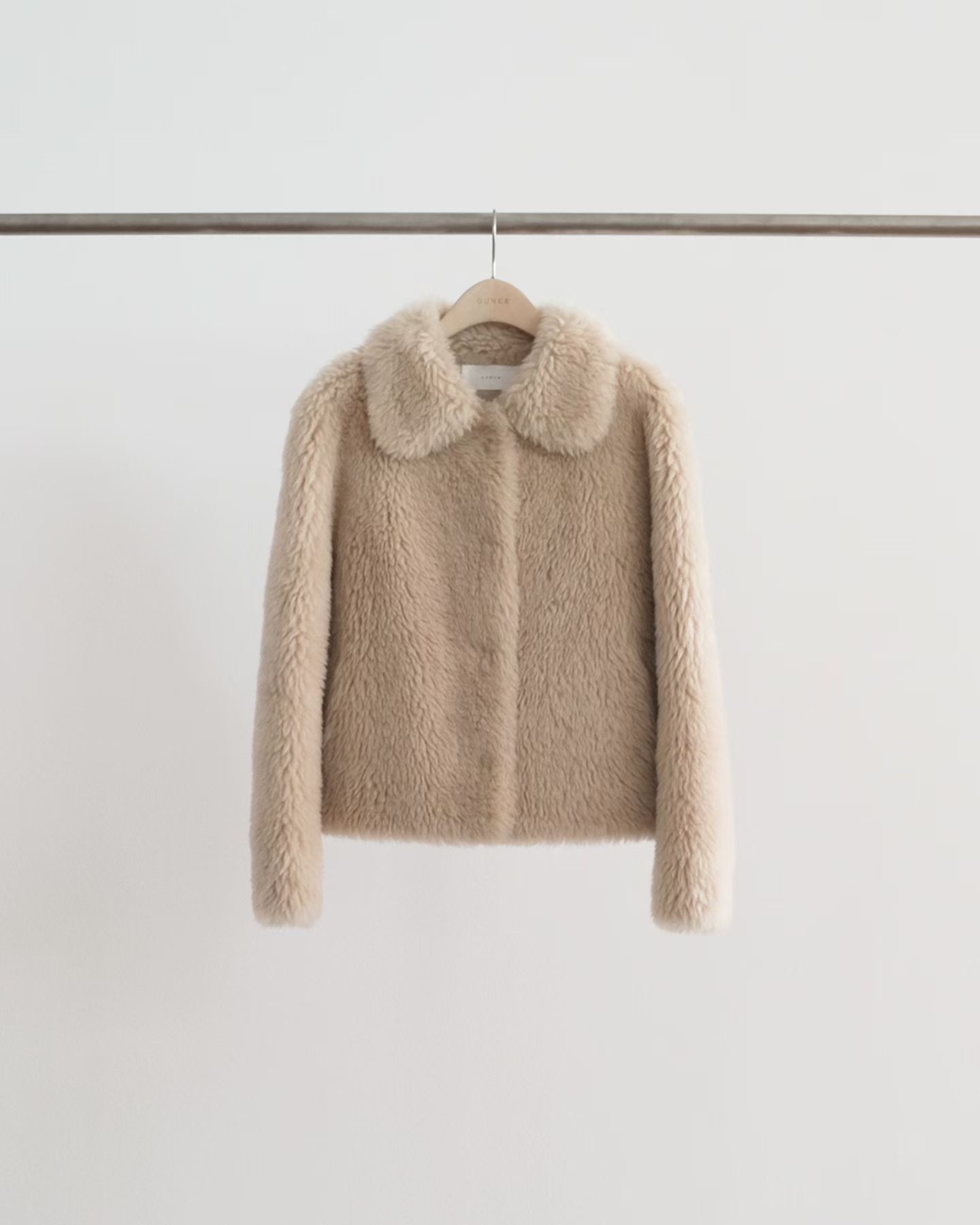 OU2613 Molly fur mustang