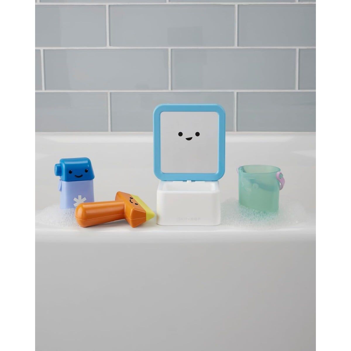 【Skip Hop】Fresh & Clean 鏡鏡樂沐浴套裝｜12M+｜4合1 吸盤鏡子・噴水瓶・刮水器・水桶玩具