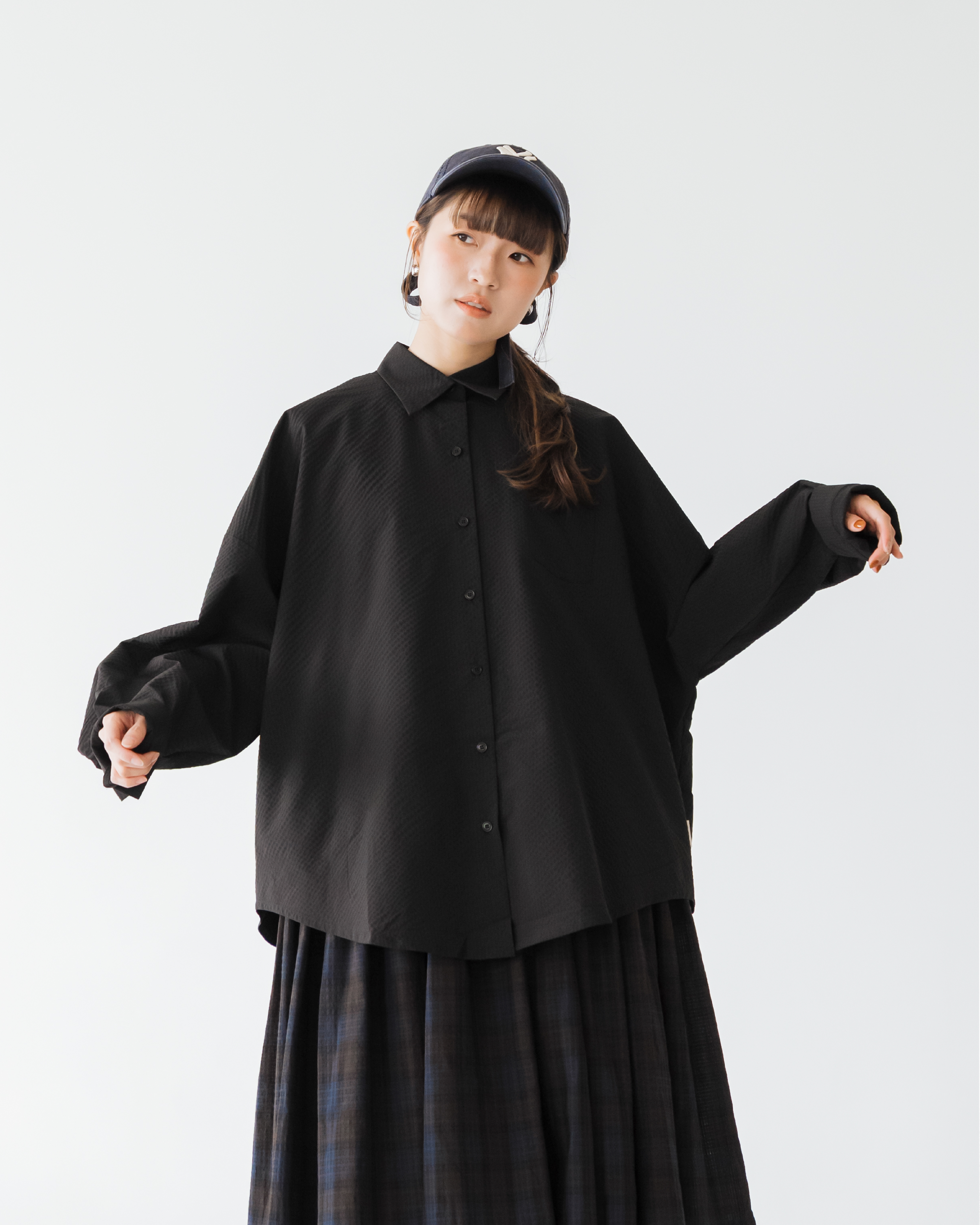 【 Kiki.co made 】Unisex Detachable Bow Shirt -  Black 預覽