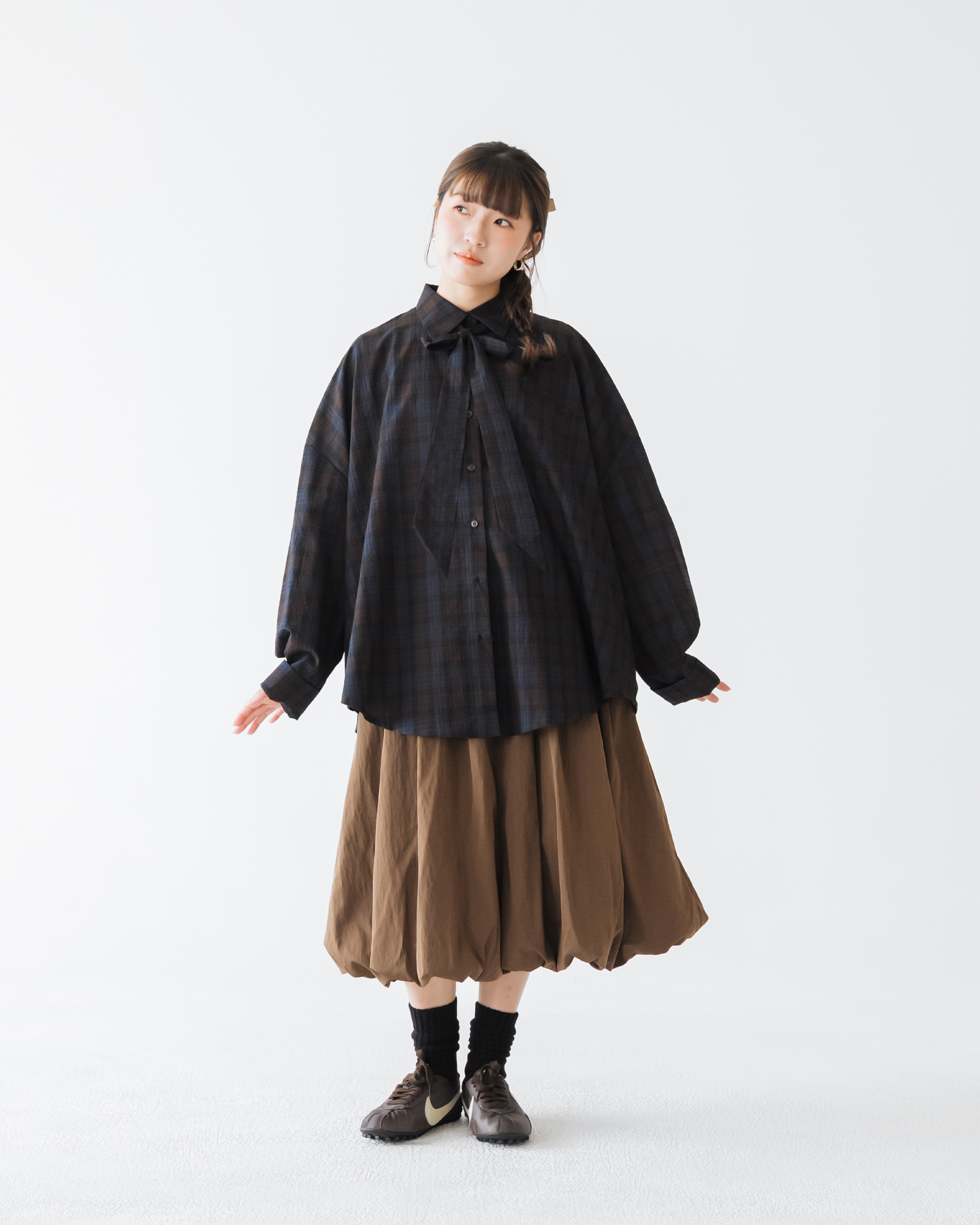 【 Kiki.co made 】Unisex Detachable Bow Shirt - Navy & Brown Check 預覽