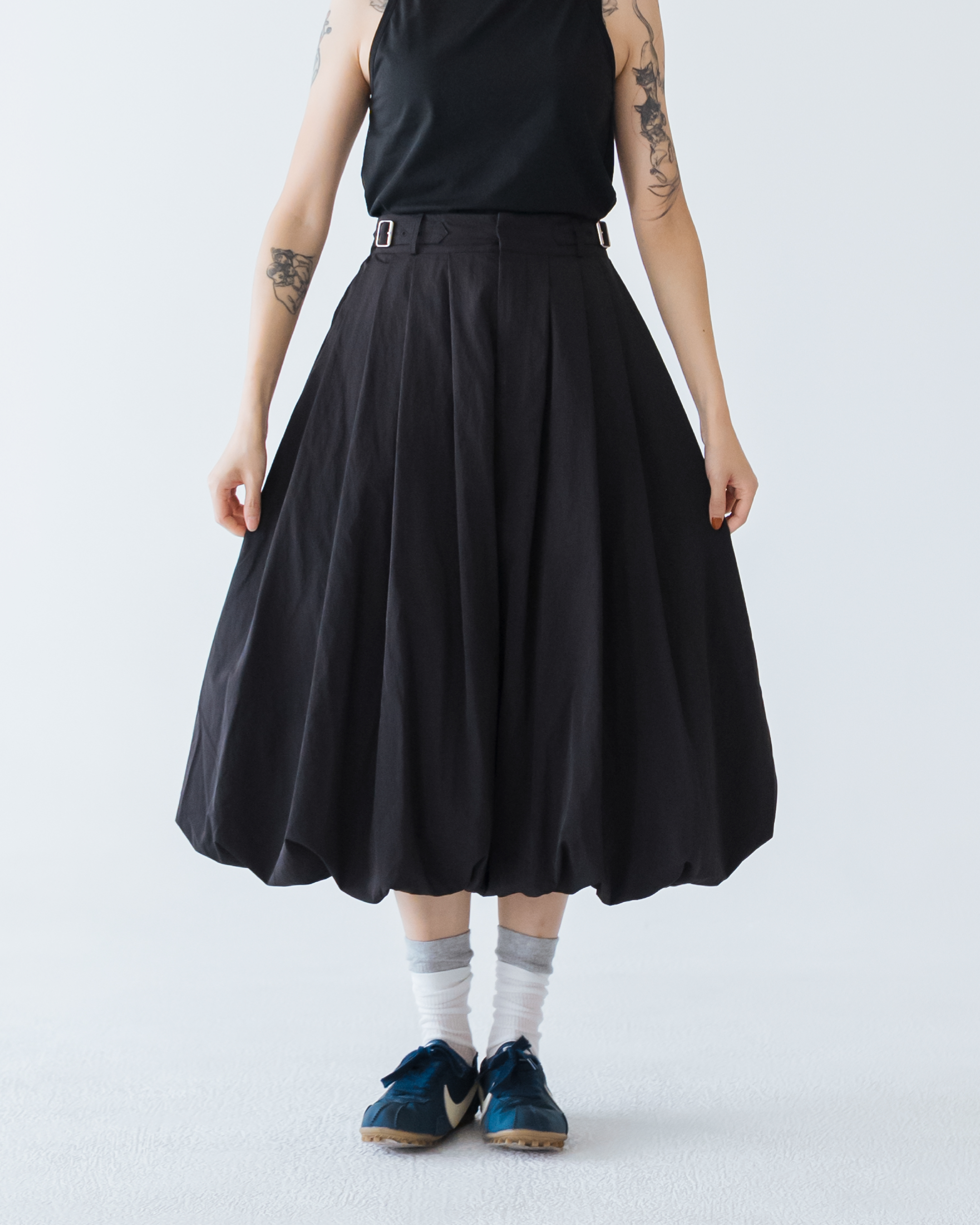 【 Kiki.co made 】Buckle Bubble Midi Skirt - Black 預覽