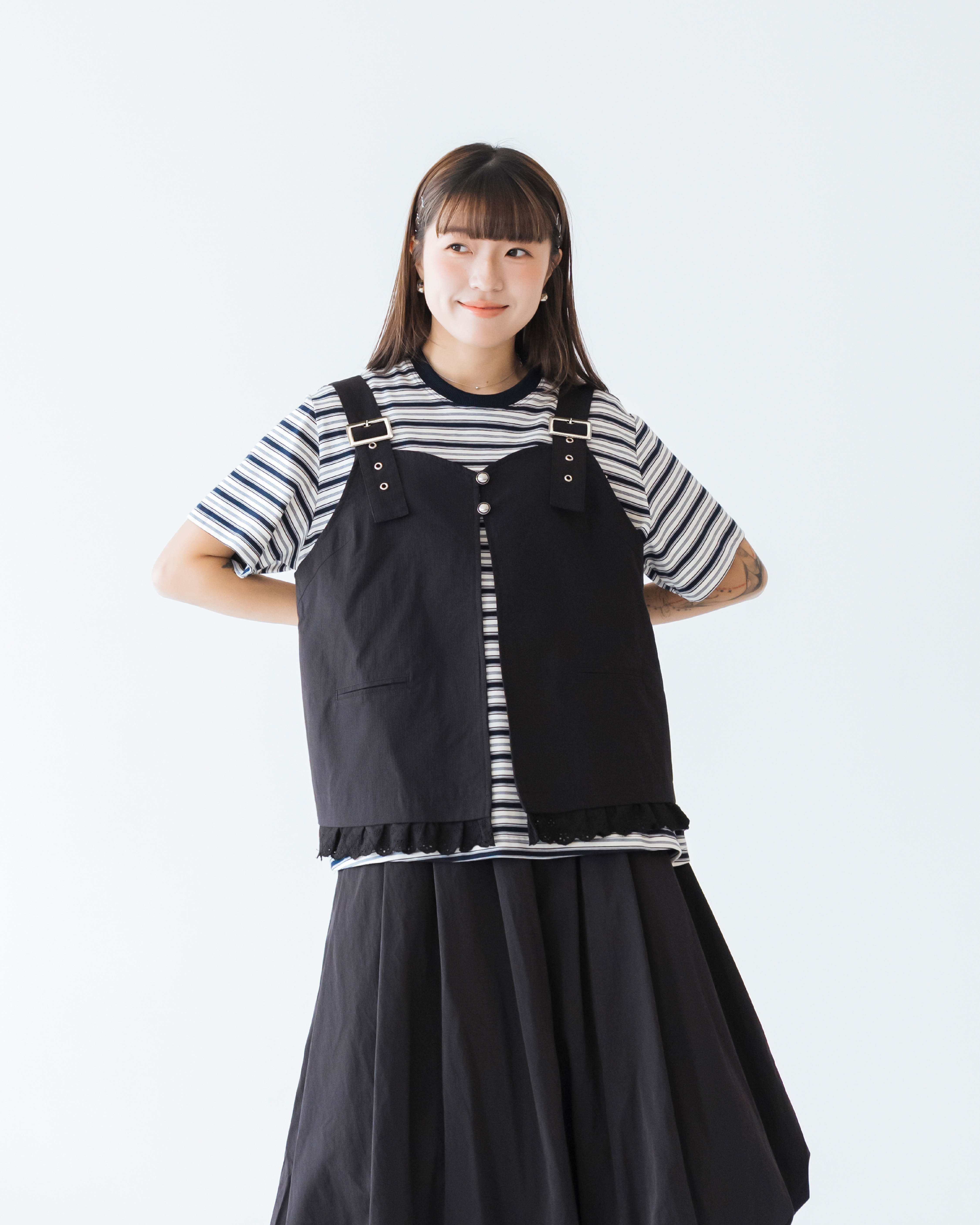 【 Kiki.co made 】Lace Trim Buckle Strap Vest - Black 預覽