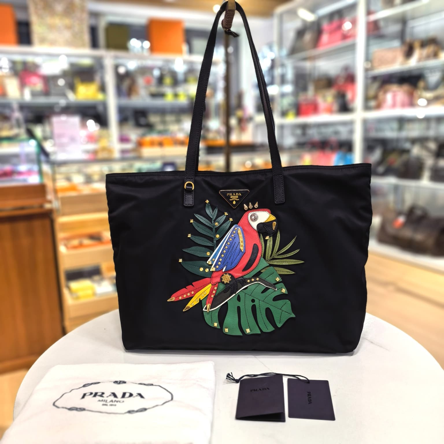 99%NEW USED PRADA單肩包, 黑色尼龍鸚鵡刺繡, Tessuto Medium Parrot Tote, #香榭站正品
