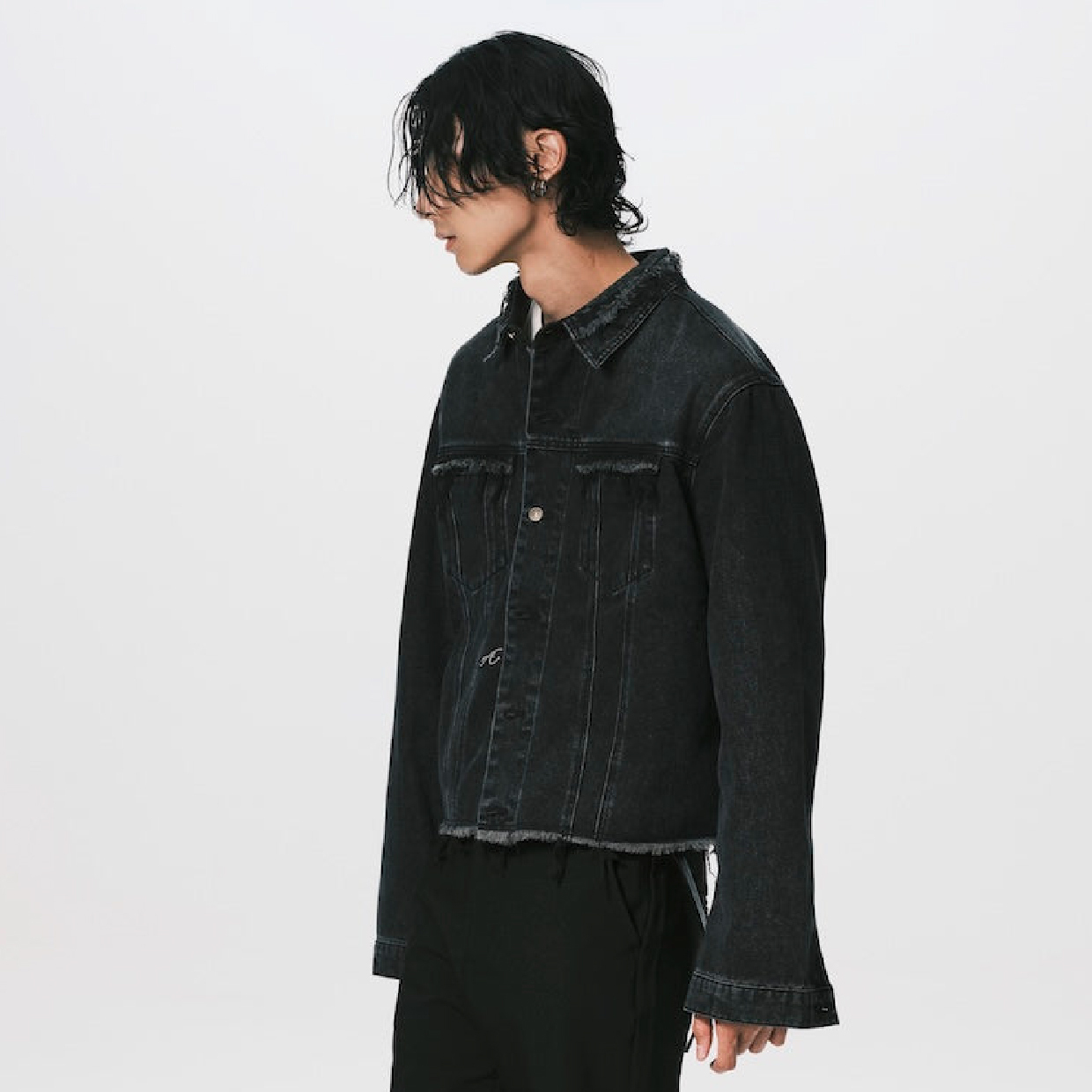 ANOWHEREMAN Cropped Denim Jacket
