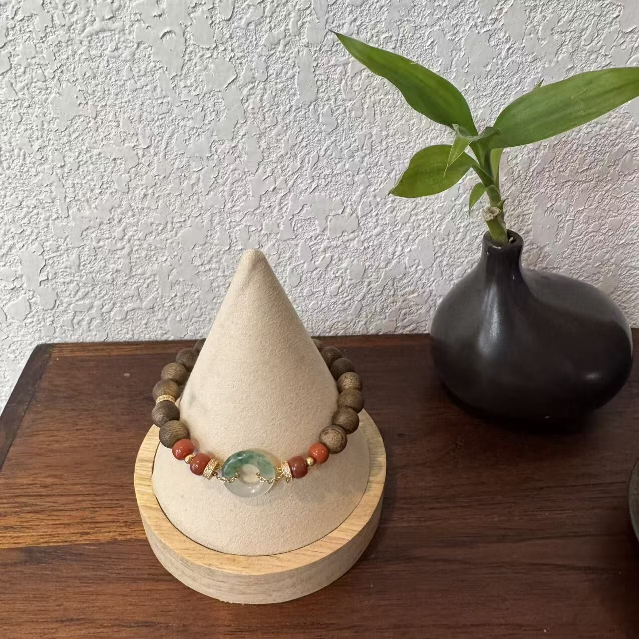 1021GZ84-GZTRIP-AGARWOOD-Chi-Bi Agarwood Round Bead African Turquoise Bracelet (B84)