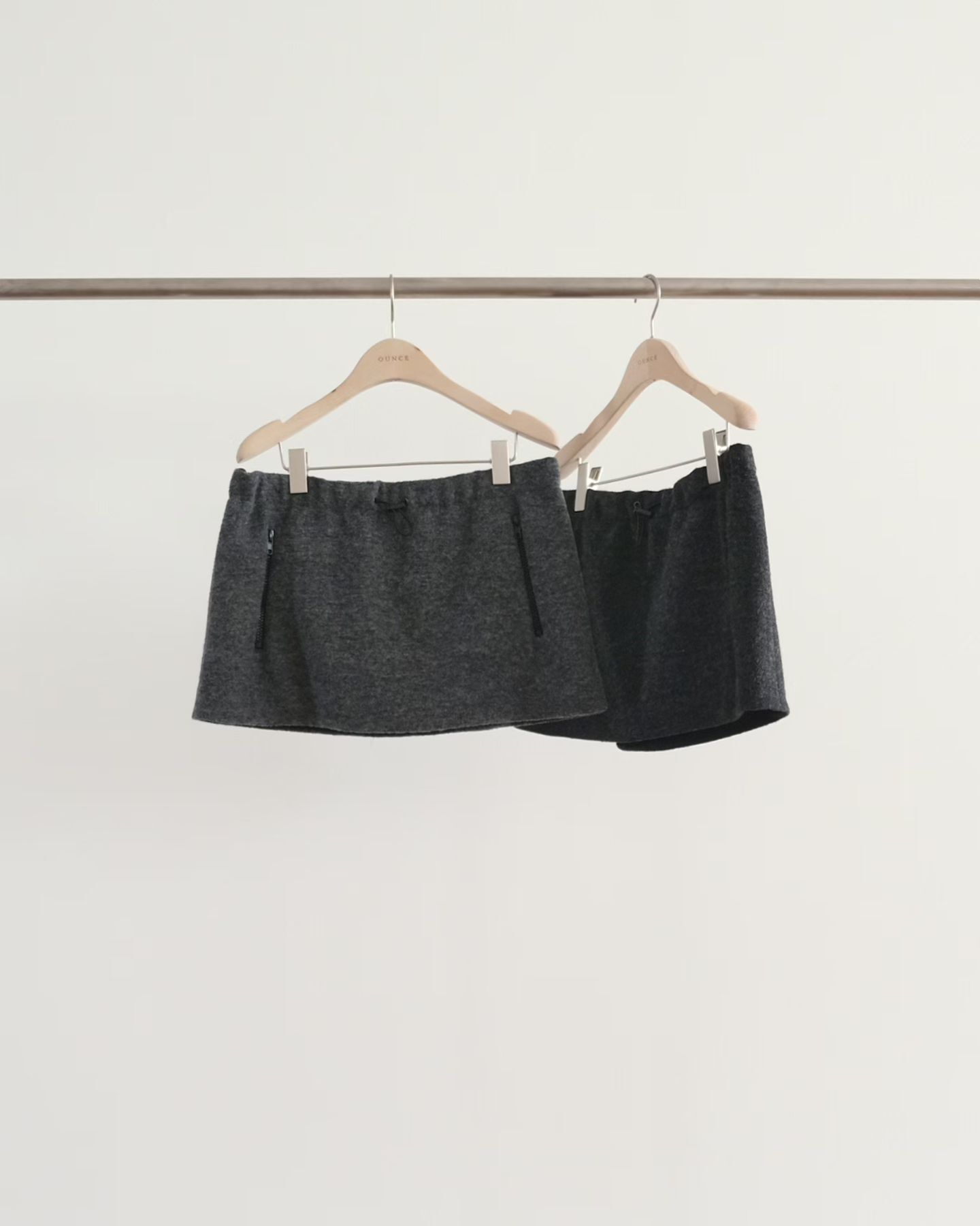 OU2617 Wool boucle string skirt