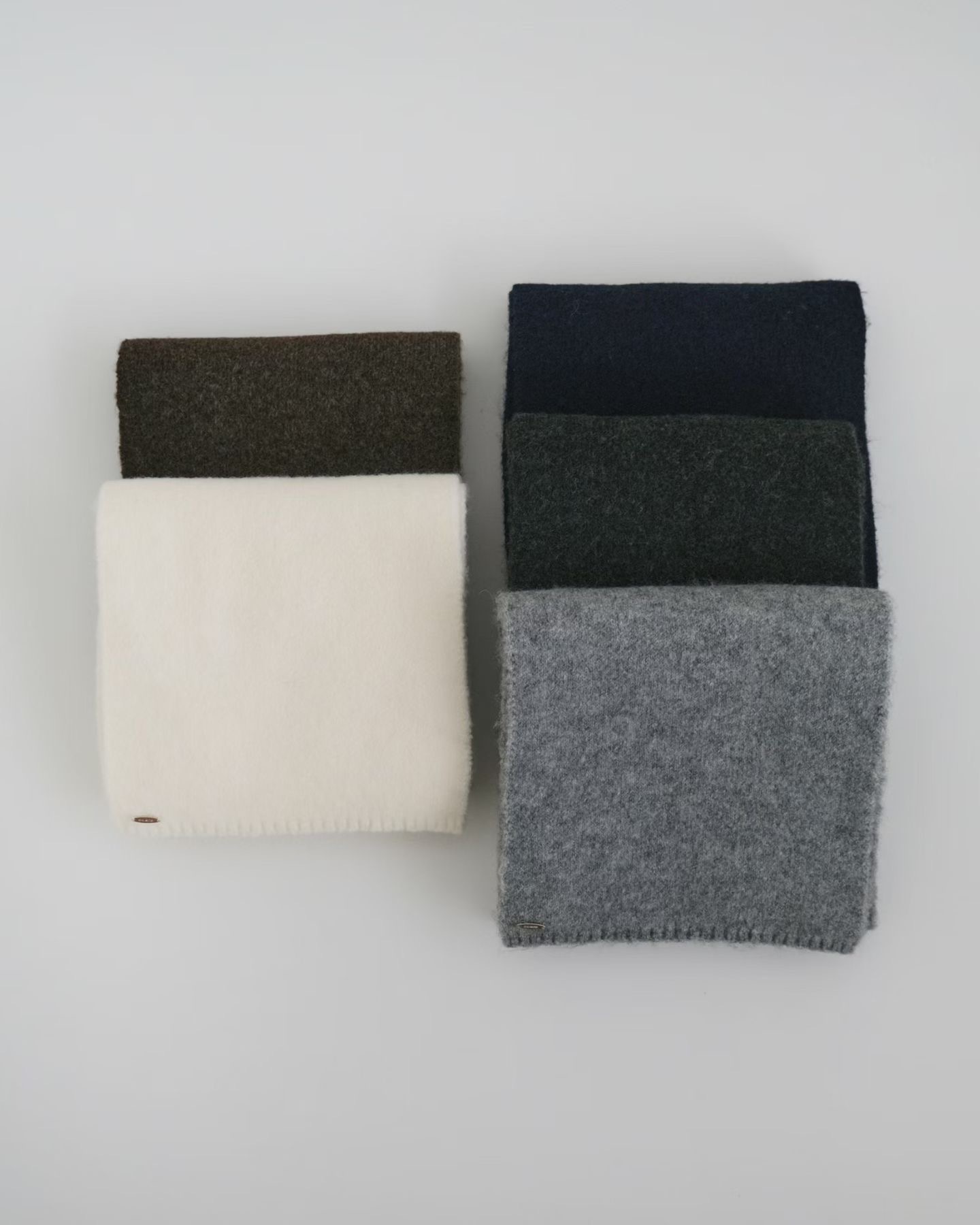 OU2618 Mello wool muffler