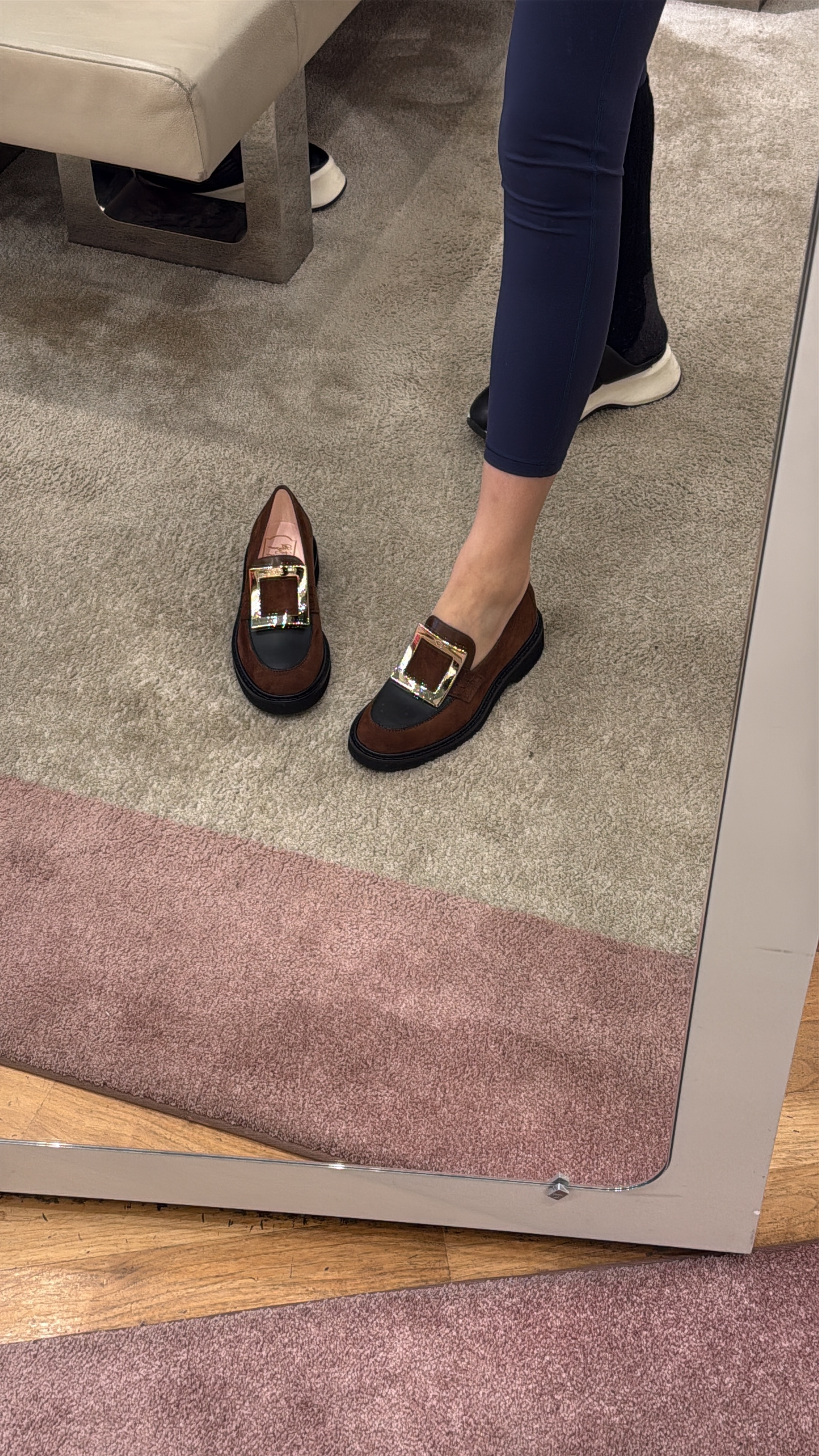 Roger Vivier Viv rangers loafers brown black