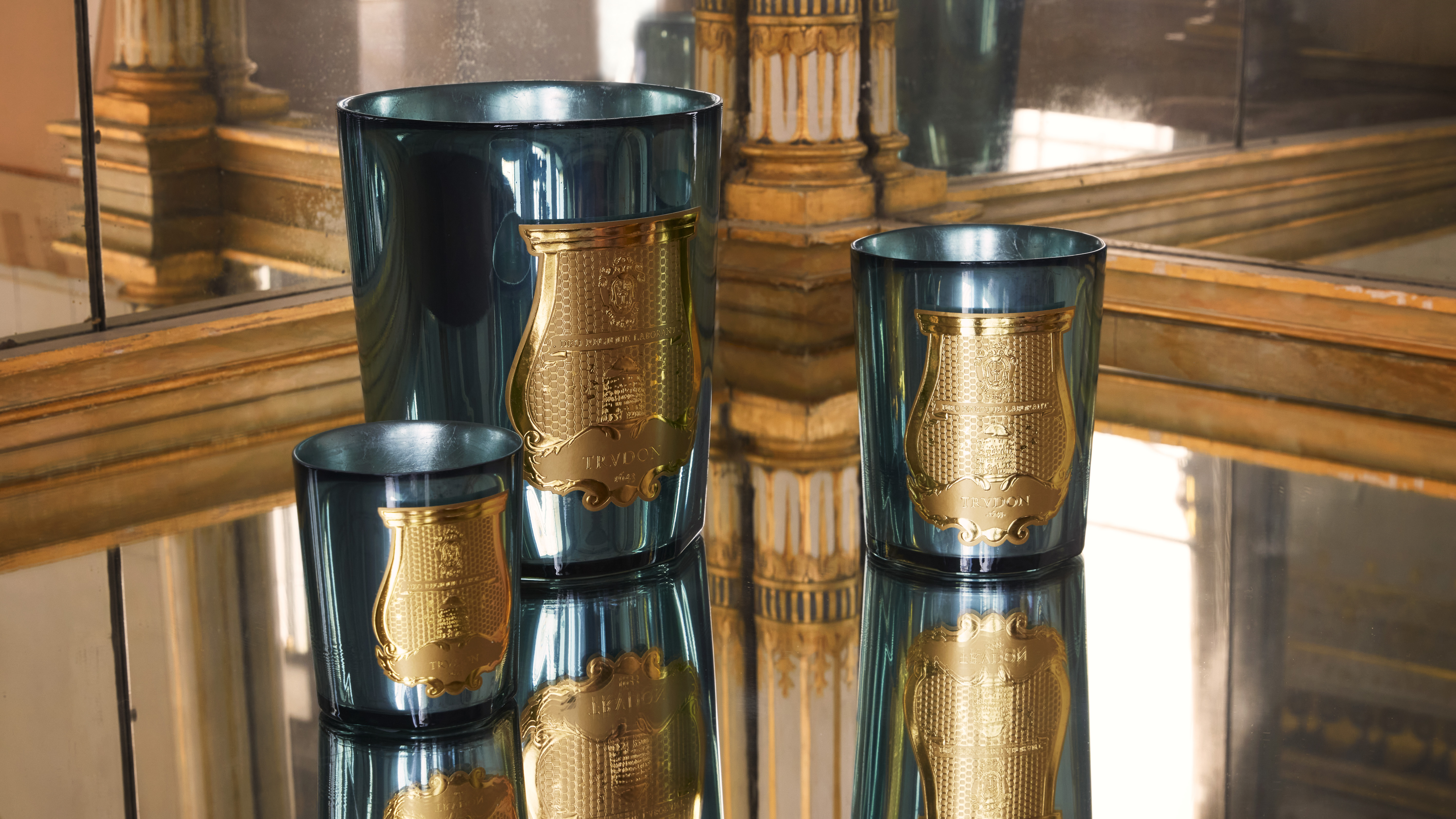 TRUDON 冷杉青瓷綠鏡面蠟燭與冬日窗邊光影