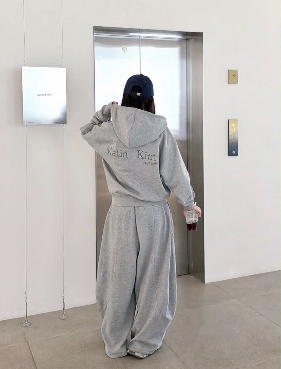 【預購】韓國品牌 Matin Kim BACK LOGO ESSENTIAL HOODY 連帽 灰色 黑色 外套