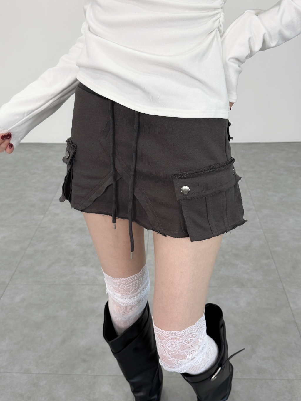 B0261-B21 街頭感鬚鬚破壞感雙口袋棉質短裙