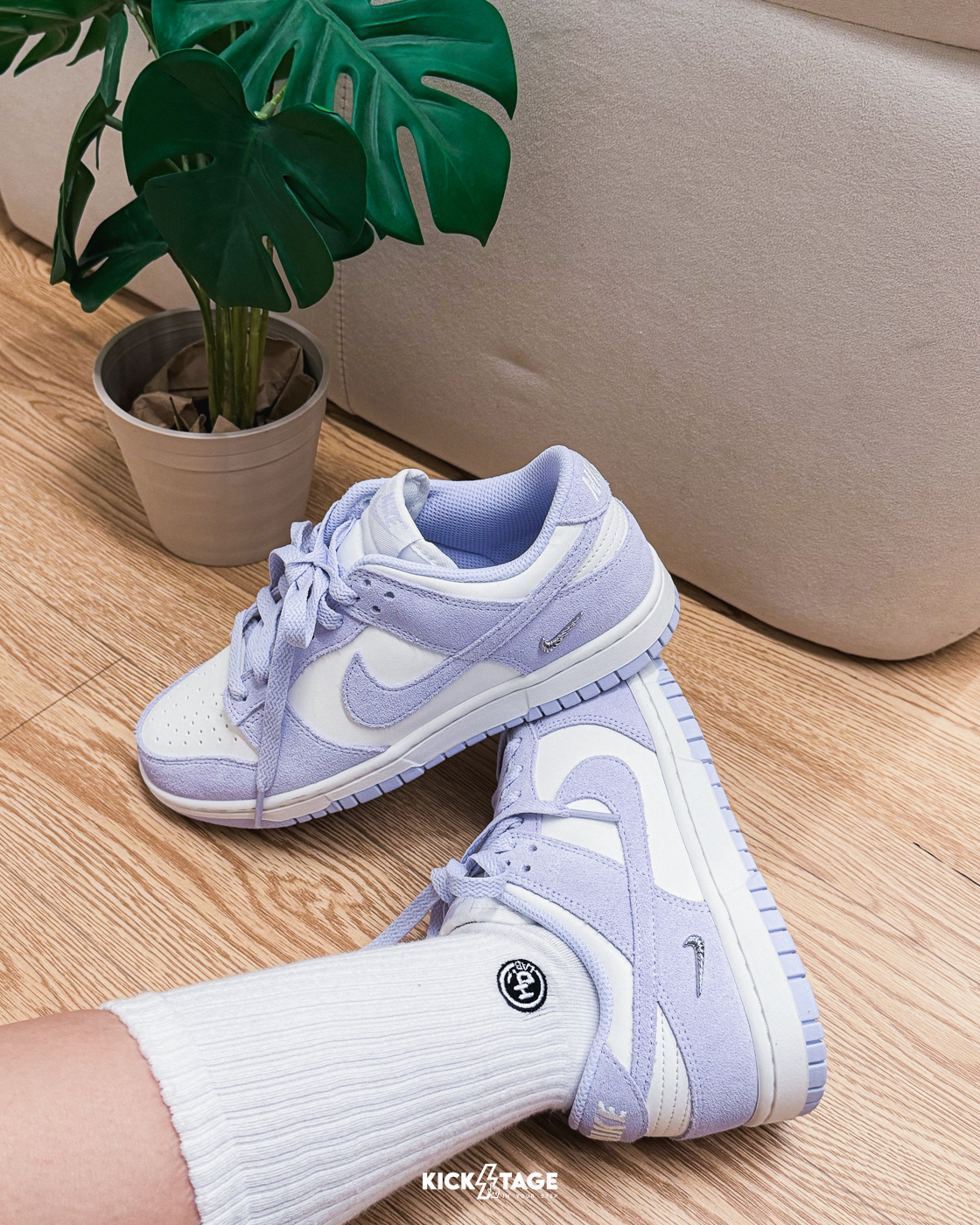 女鞋 NIKE W DUNK LOW 'Pale Purple' 淺紫白 銀色小勾 麂皮 復古 運動 休閒鞋【IO4244-500】