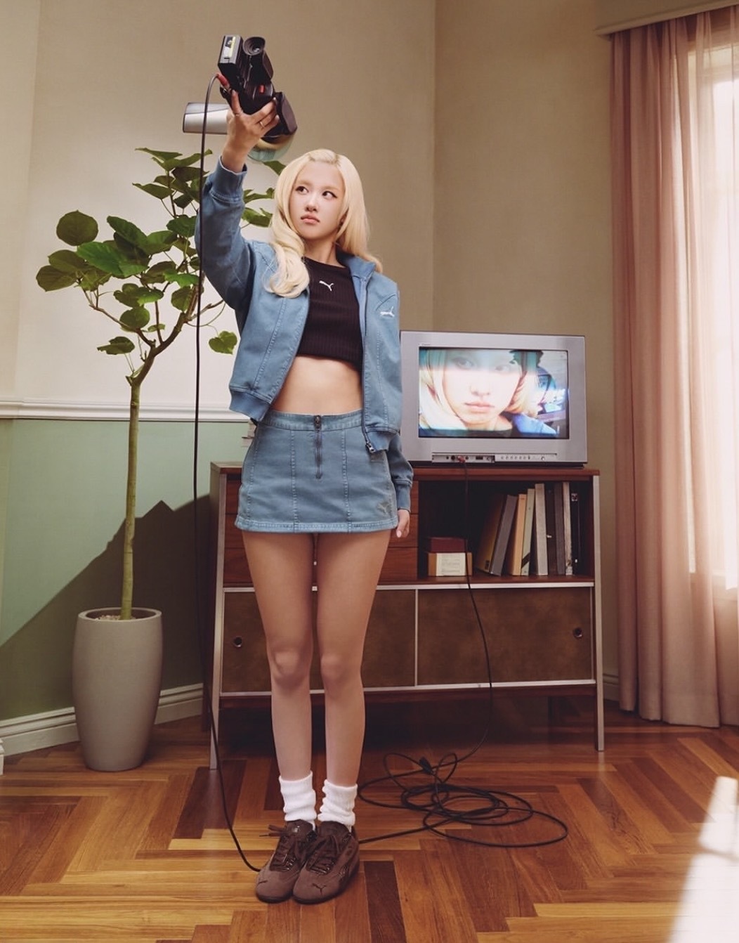 女款 PUMA FUTURE ARCHIVE WASH 藍色 牛仔 Rosé朴彩英同款 立領 短版 雙拉鍊 短裙 外套 套裝【63668134/63667934】