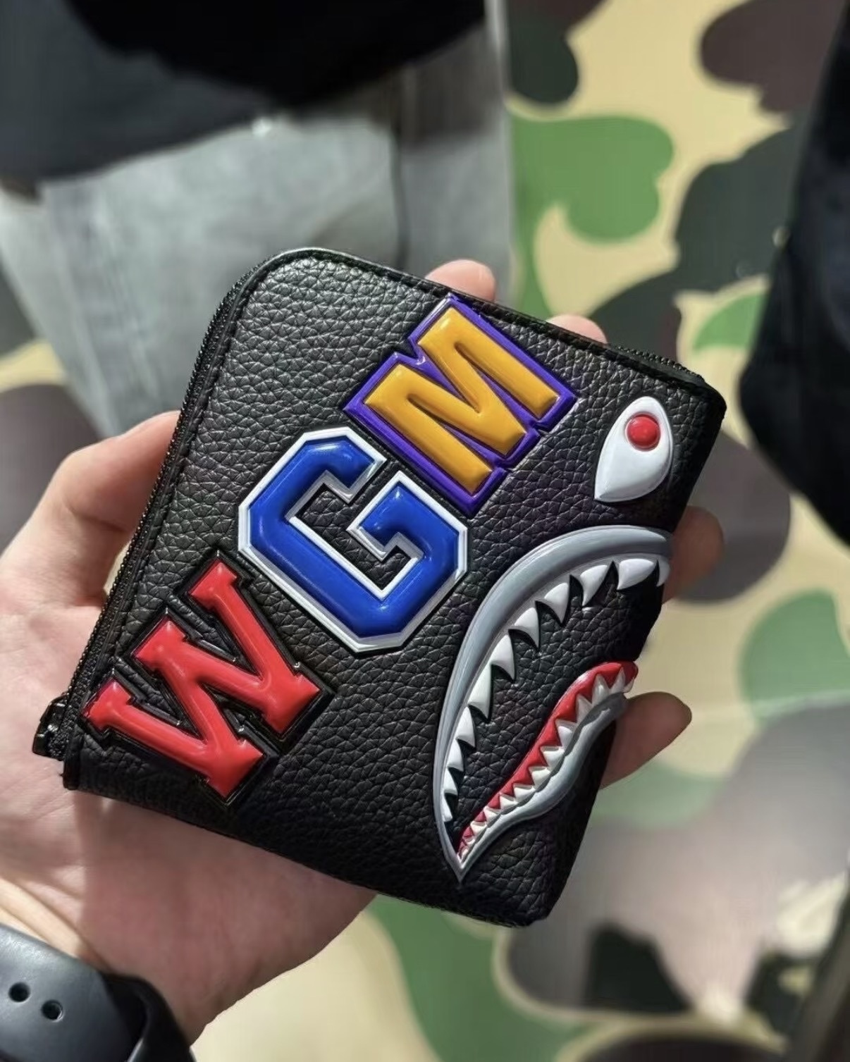 <買給男朋友!!>Bape SHARK LONG/MINI WALLET 猿人 鯊魚短夾