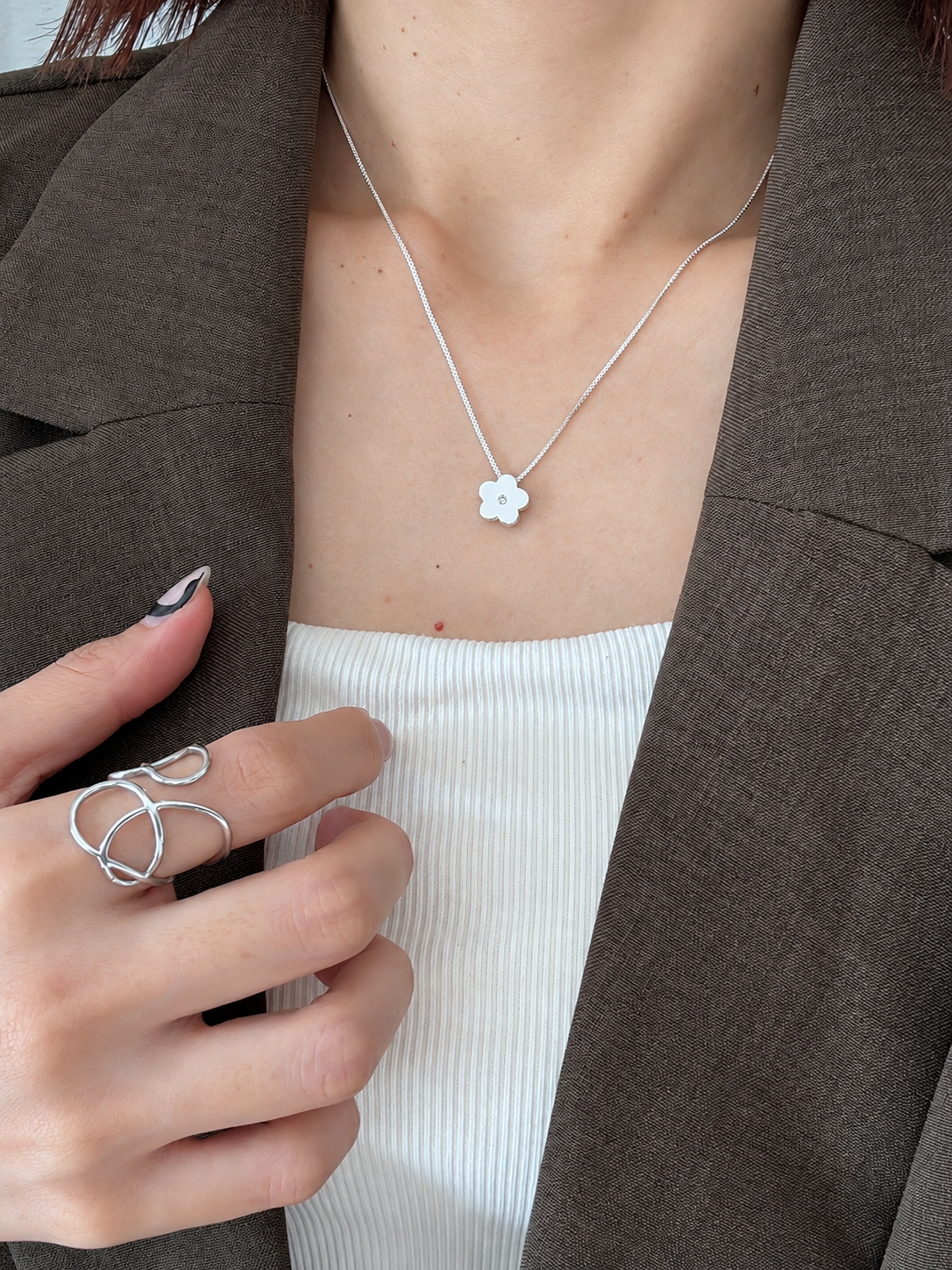bloom necklace