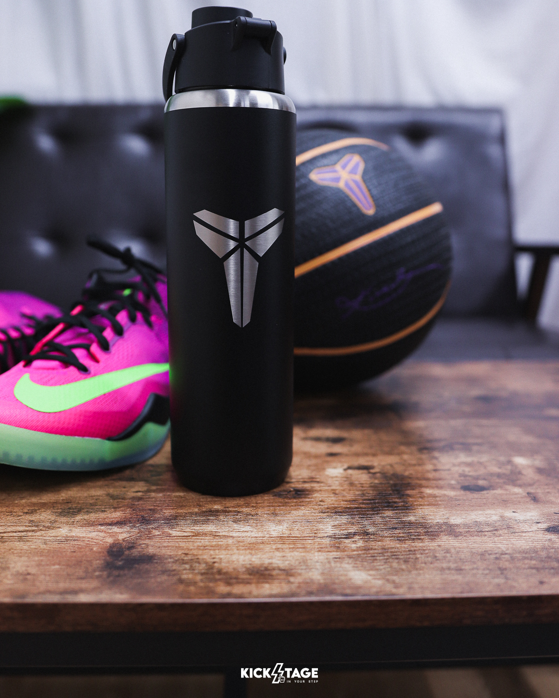 NIKE KOBE SS RECHARGE CHUG BOTTLE 24OZ 黑色 柯比 手提 翻蓋式 不鏽鋼 運動水壺 保冷瓶【N101521509324】WBB