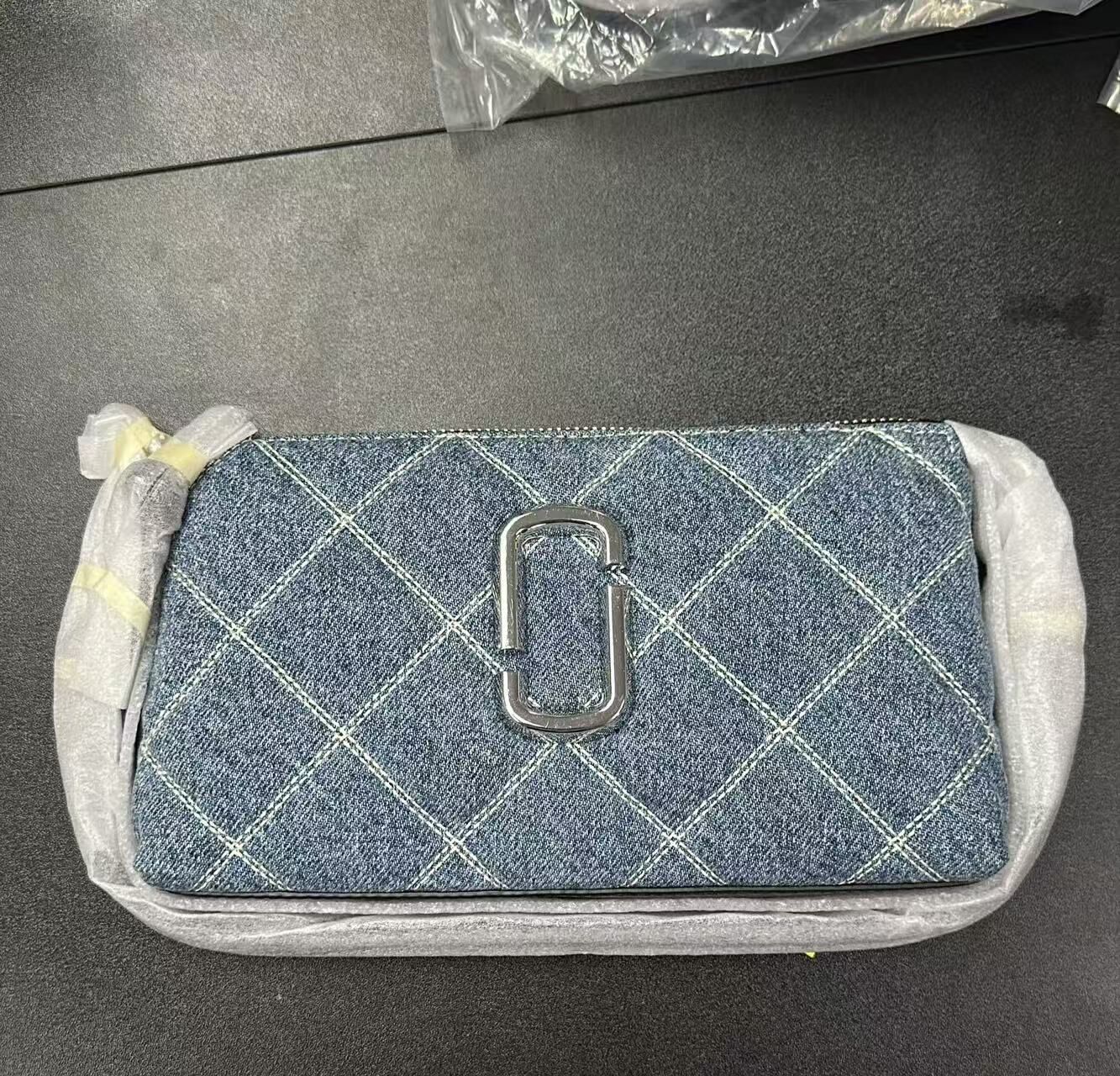 【直播】Marc Jacobs LX1022240 牛仔斜孭袋 (藍色)