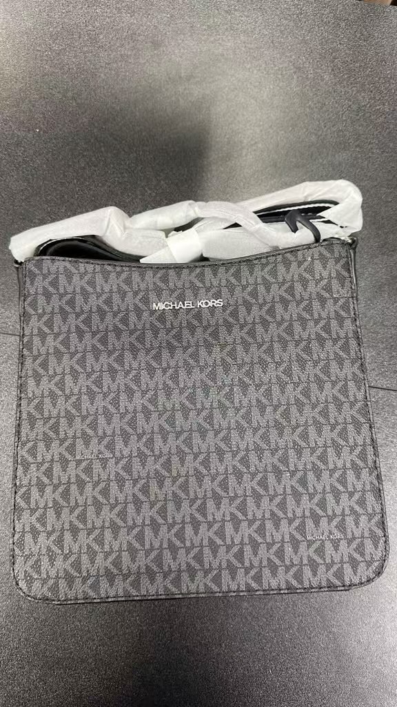 【直播】Michael Kors LX1022255 斜孭袋 (黑色)