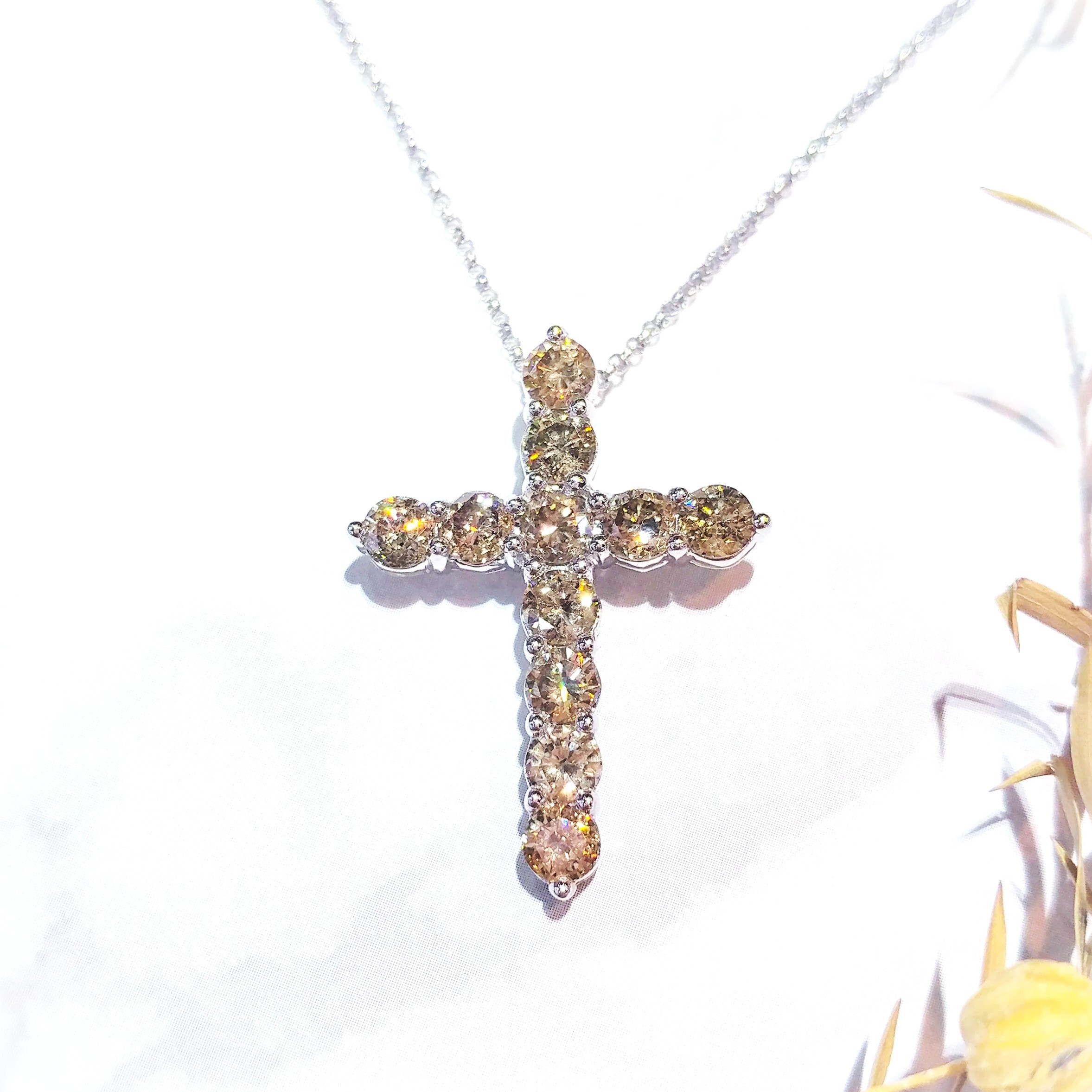 18K White Gold 2.33ct Fancy Brown Diamond Pendant