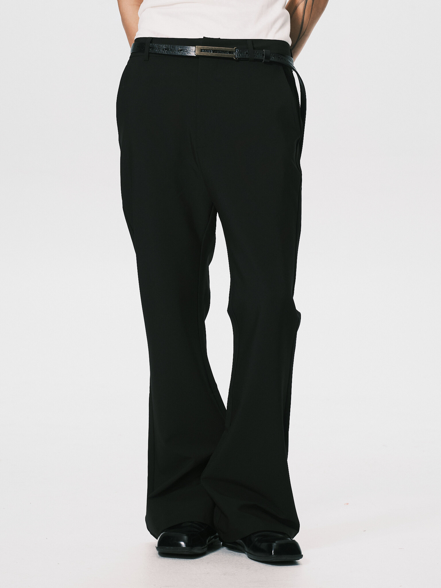 ANOWHEREMAN｜Slim Flared Trousers (Black)