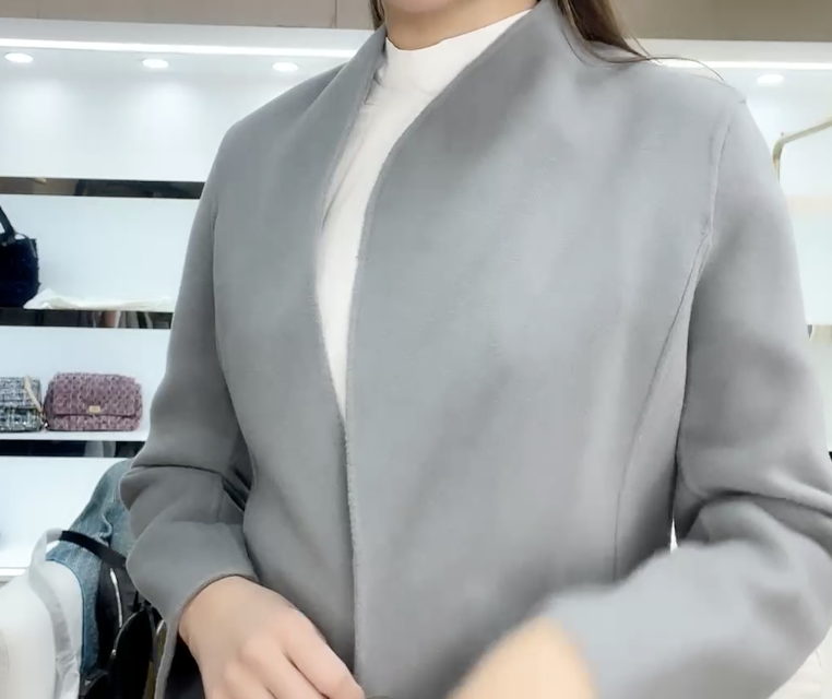 261022-Y64 灰藍色波浪形不規則領修腰大衣（孤品不設退換）