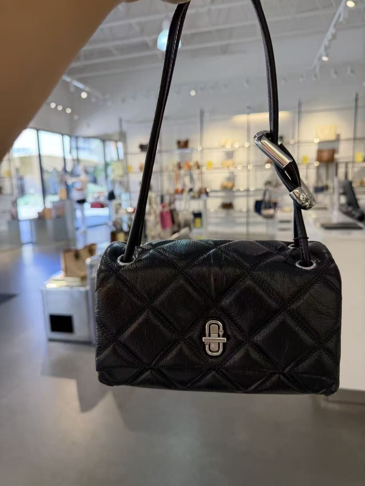 【直播】Marc Jacobs LX102304 腋下單肩包