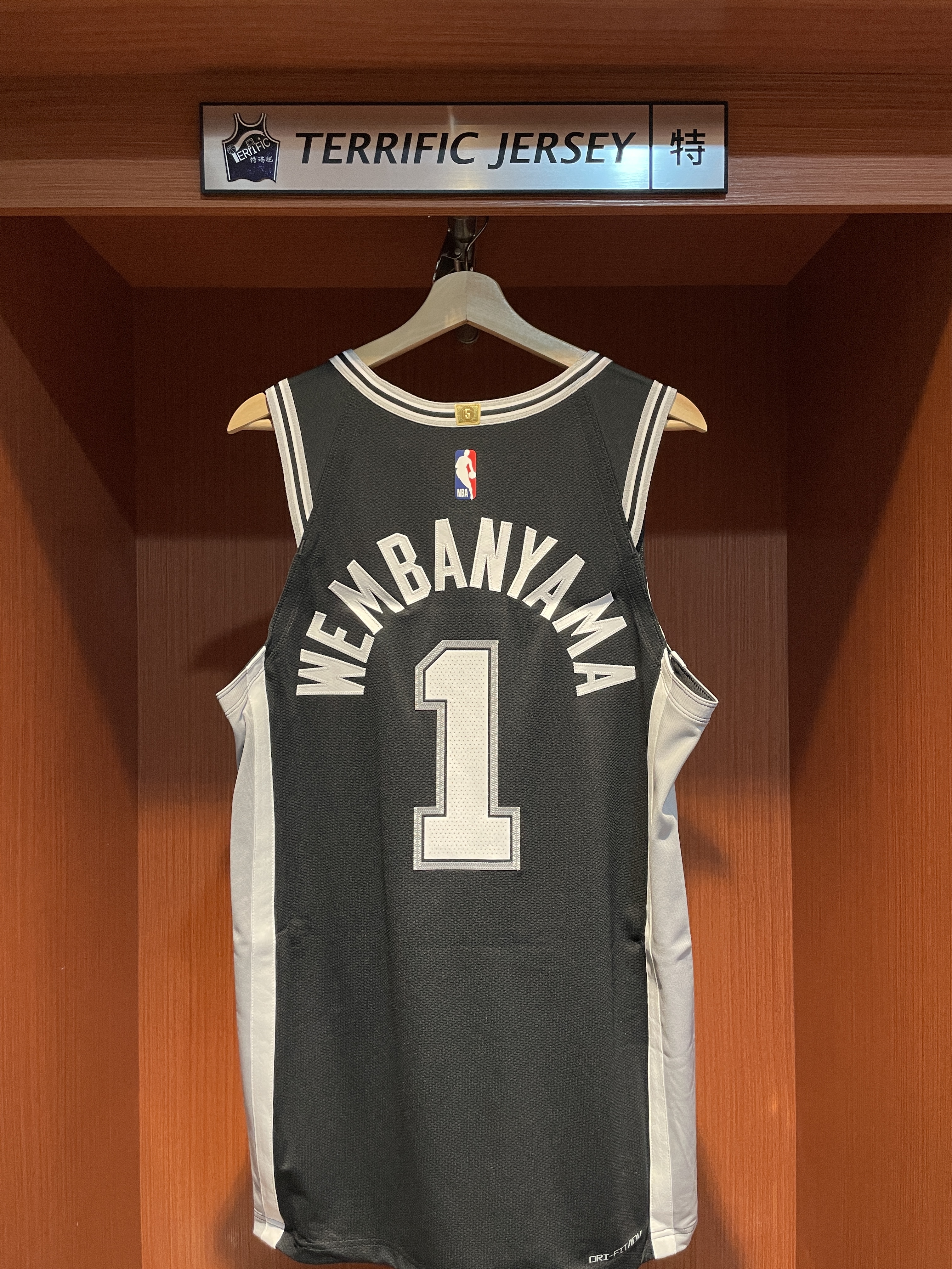 NBA球衣 Victor Wembanyama 聖安東尼奧馬刺黑 26-27 Icon Nike Authentic 球員版 電繡 全新