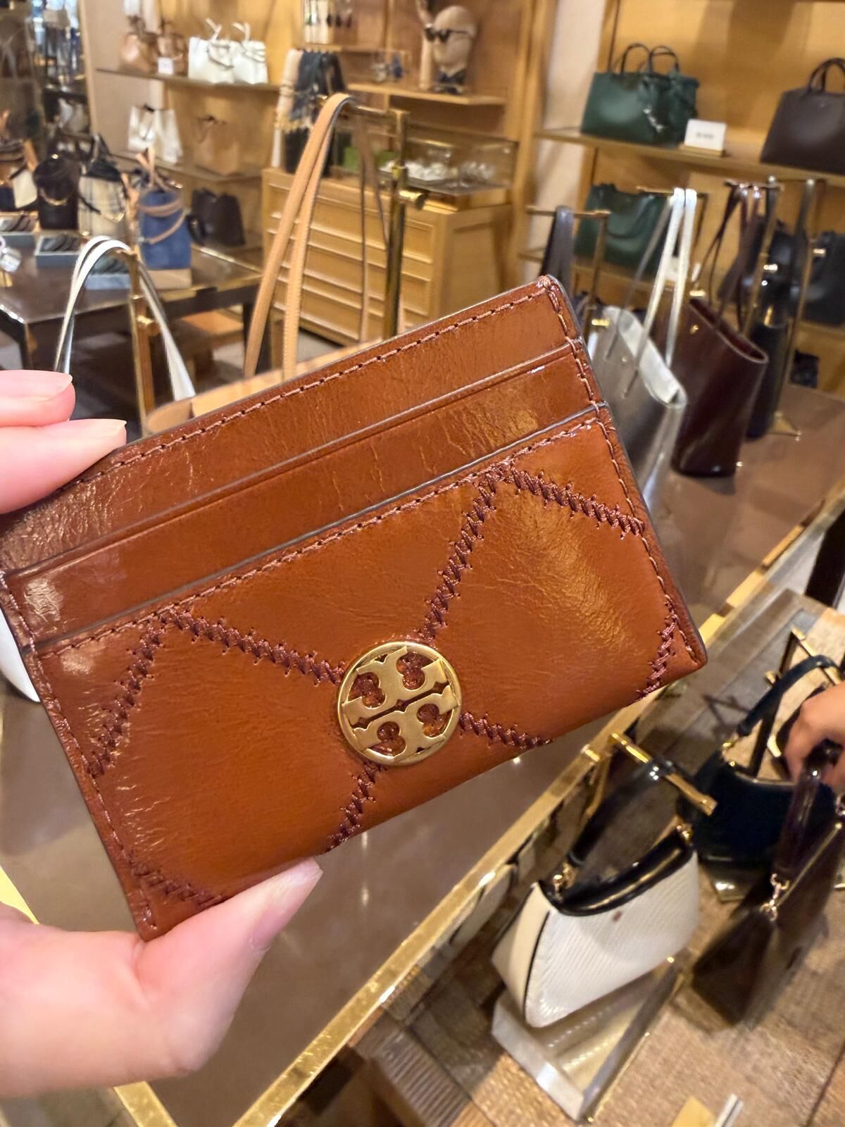【直播】Tory Burch LX1023900 小牛皮絎縫卡套