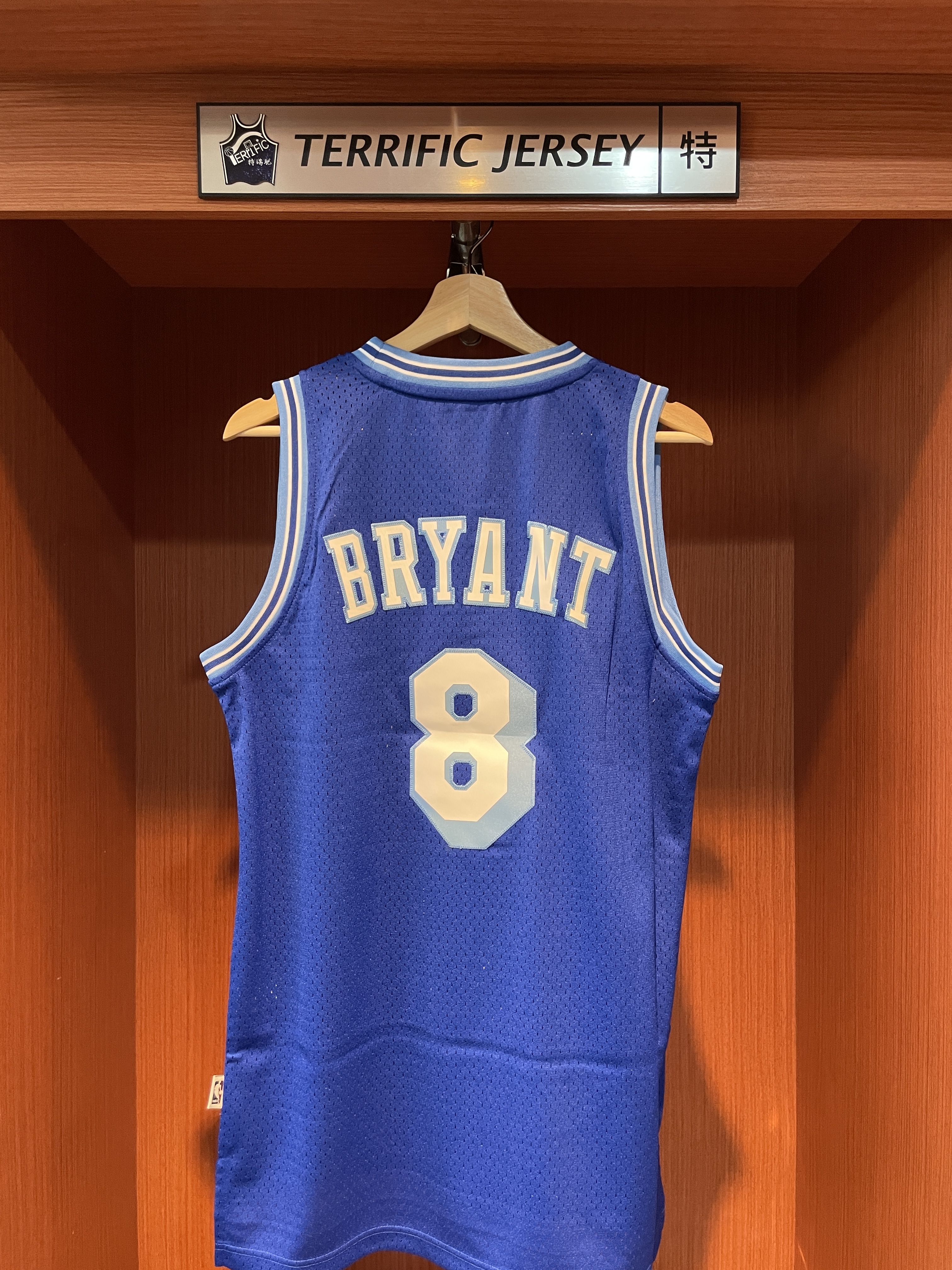 NBA球衣 Kobe Bryant 洛杉磯湖人 復古草寫藍 HWC Adidas Swingman 球迷版 電繡 全新