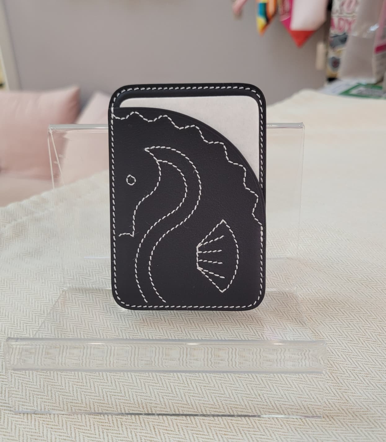 HERMES "Seahorse" MagSafe card holder Caban 磁吸 卡套